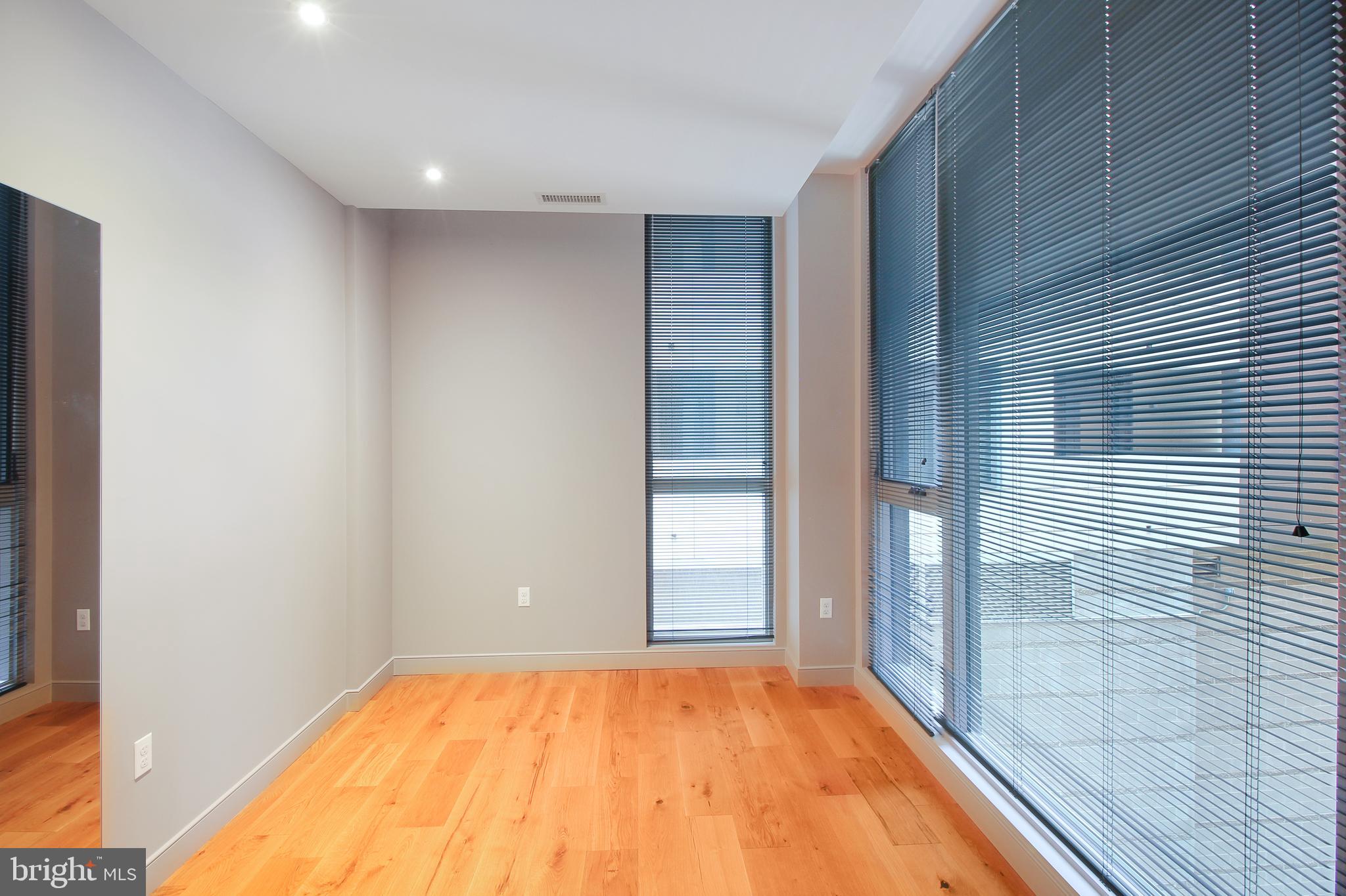 MT VERNON SQUARE - Commercial Sale