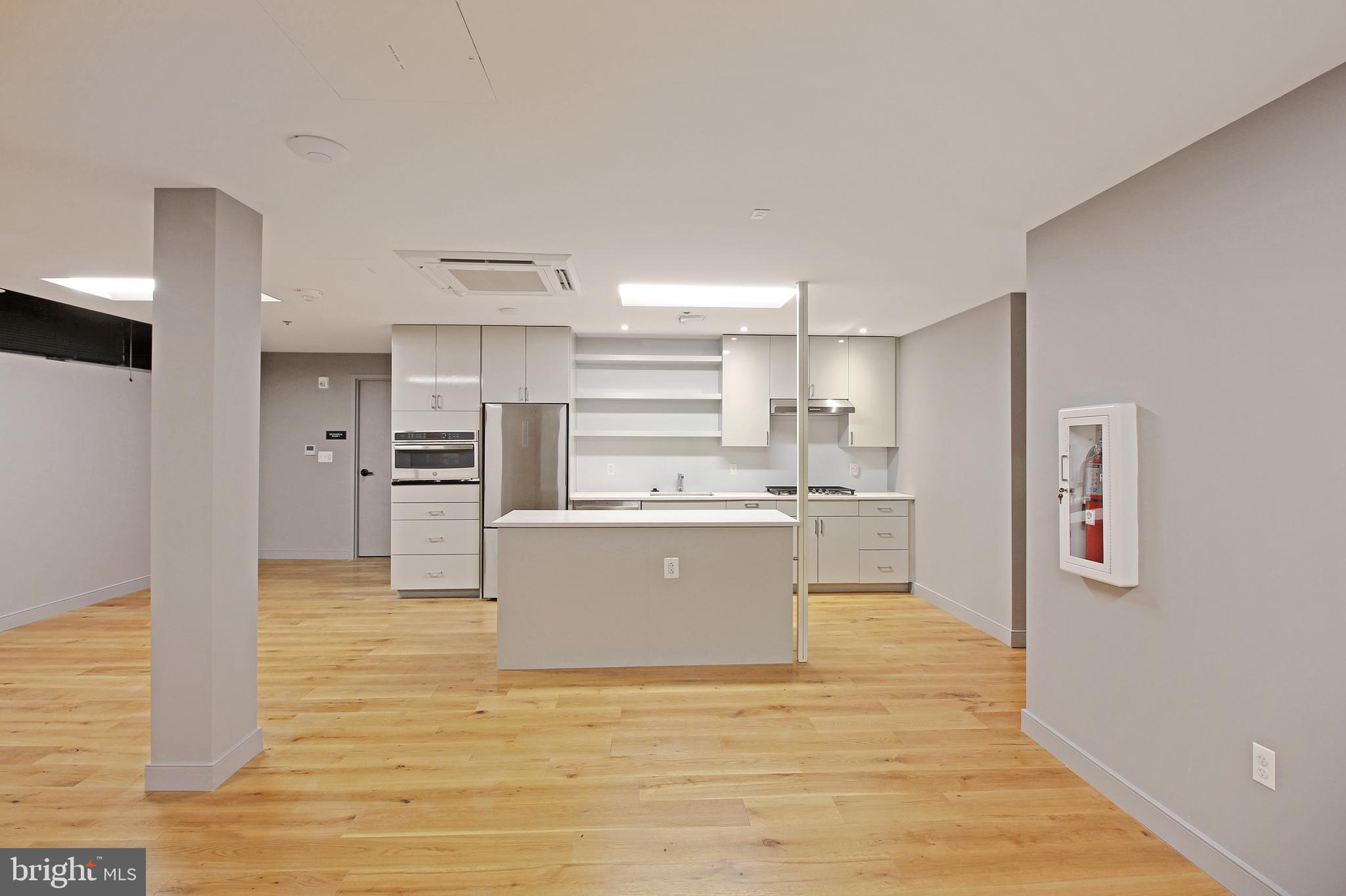 MT VERNON SQUARE - Commercial Sale