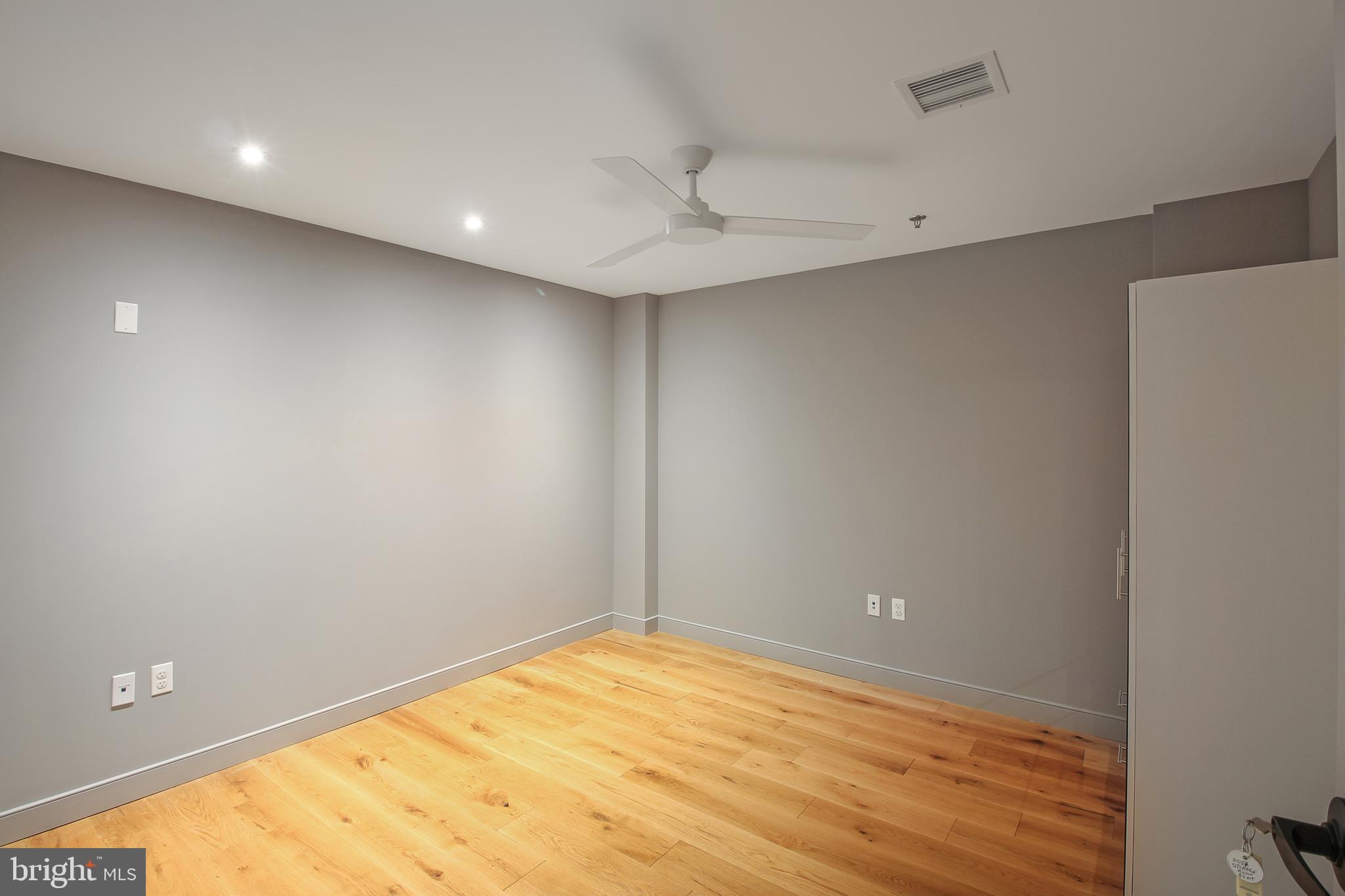 MT VERNON SQUARE - Commercial Sale