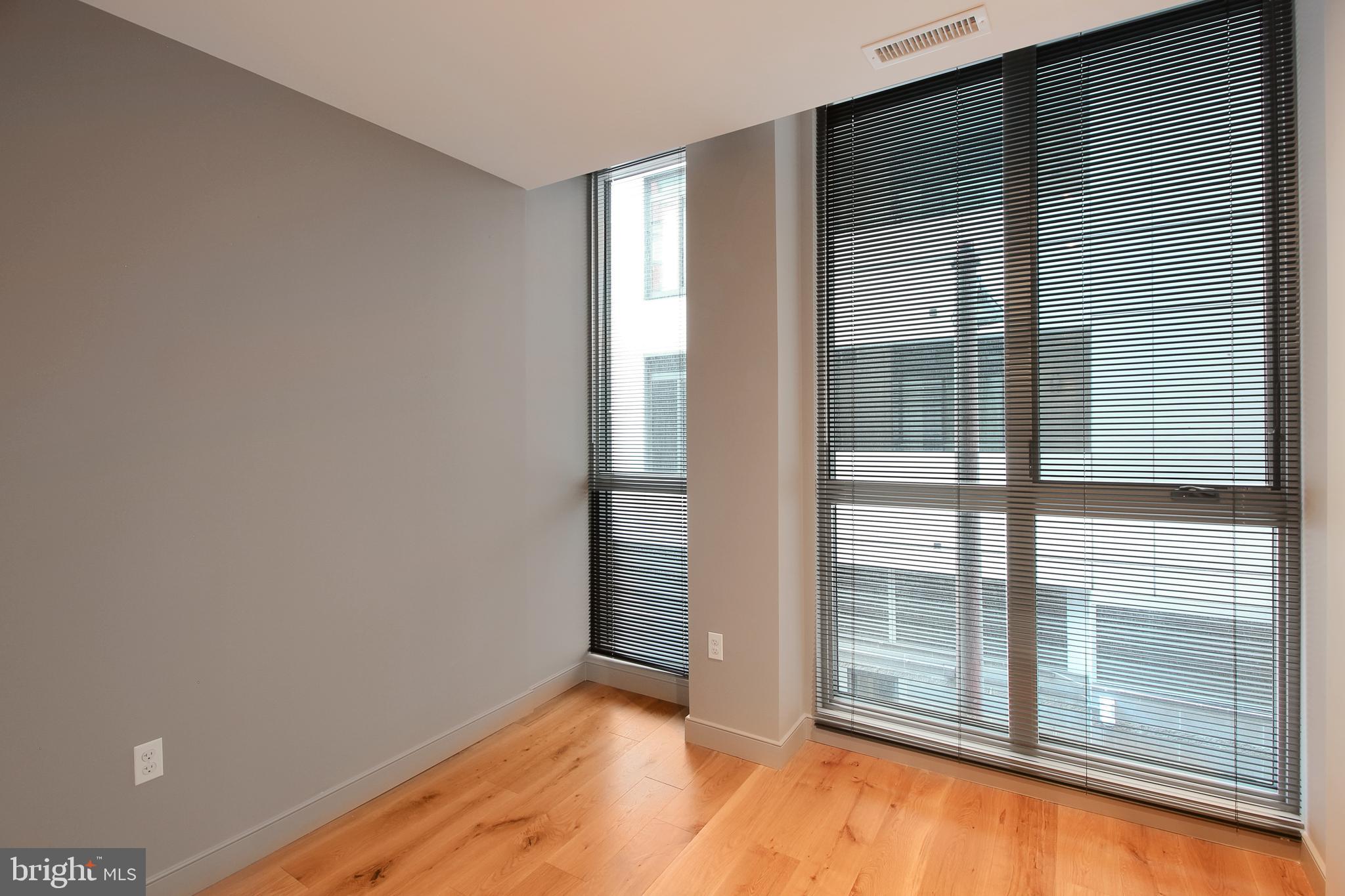 MT VERNON SQUARE - Commercial Sale