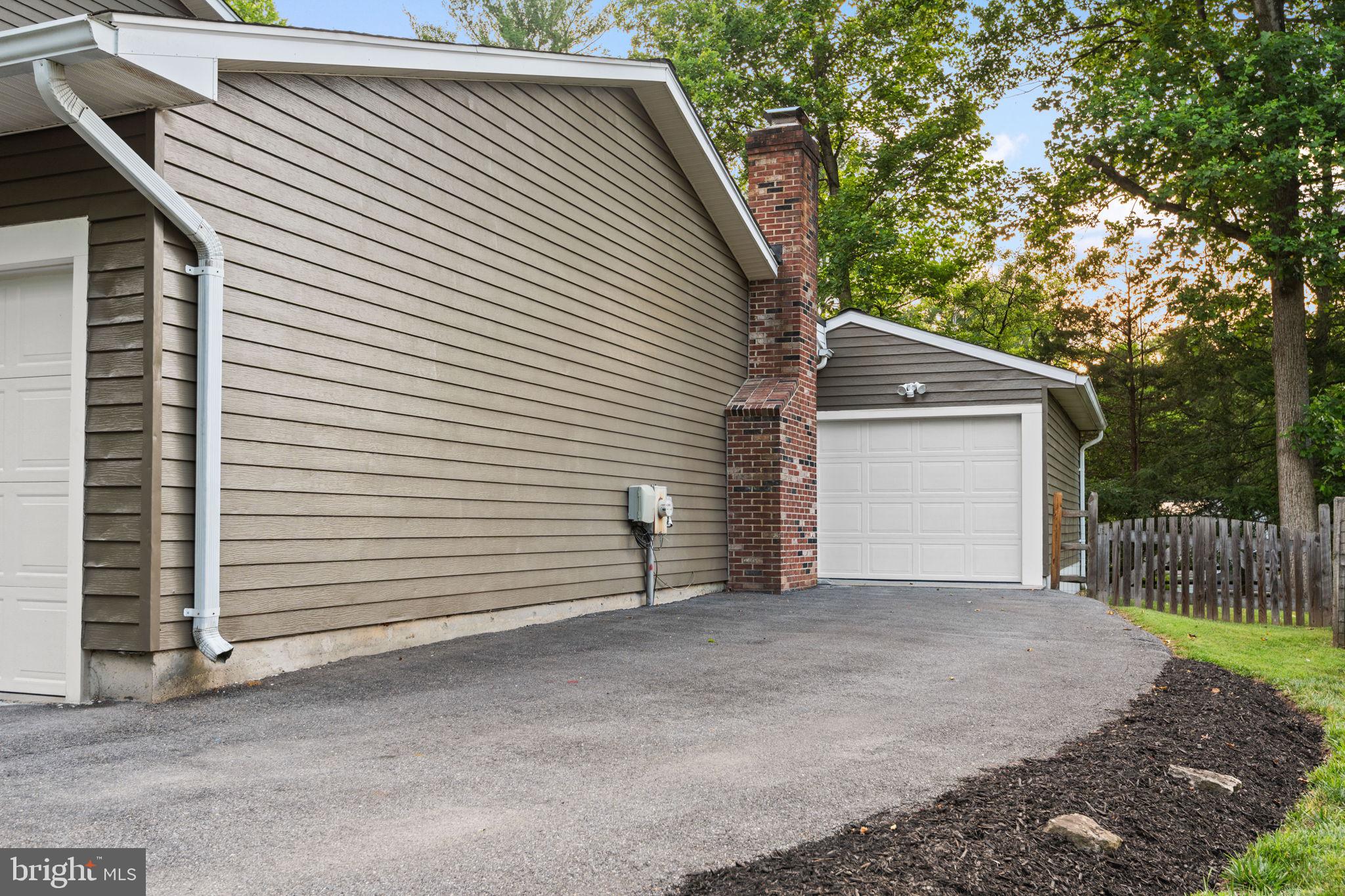 SENECA WHETSTONE - Residential