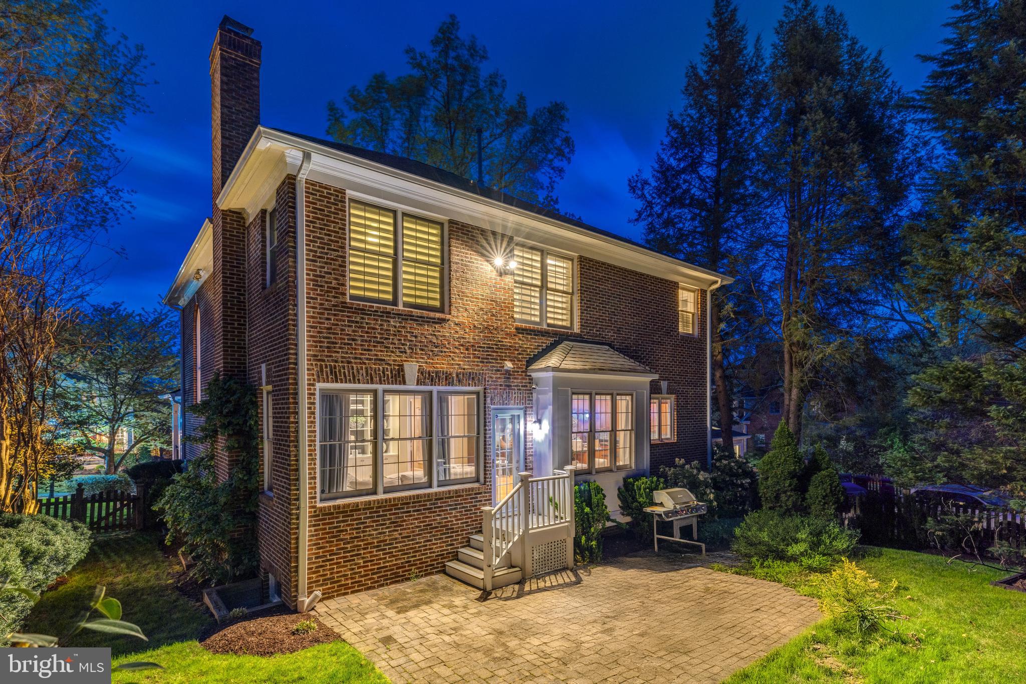 COUNTRY CLUB HILLS - Residential