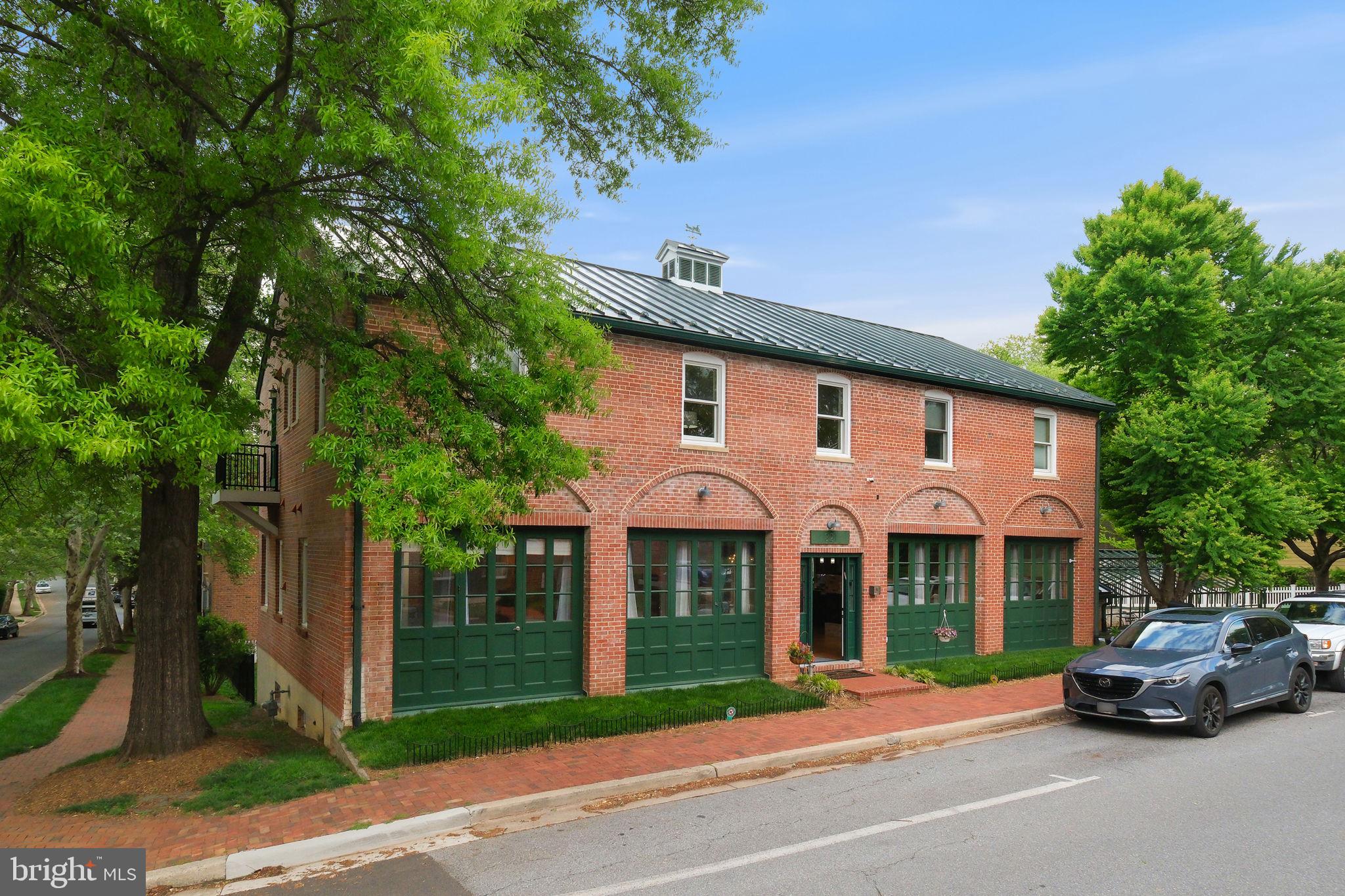 KENTLANDS GATEHOUSE - Residential