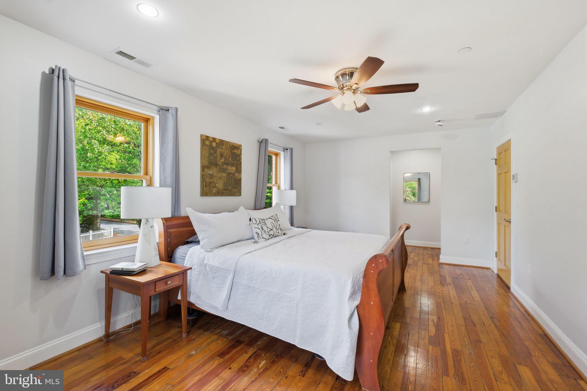 KENTLANDS GATEHOUSE - Residential