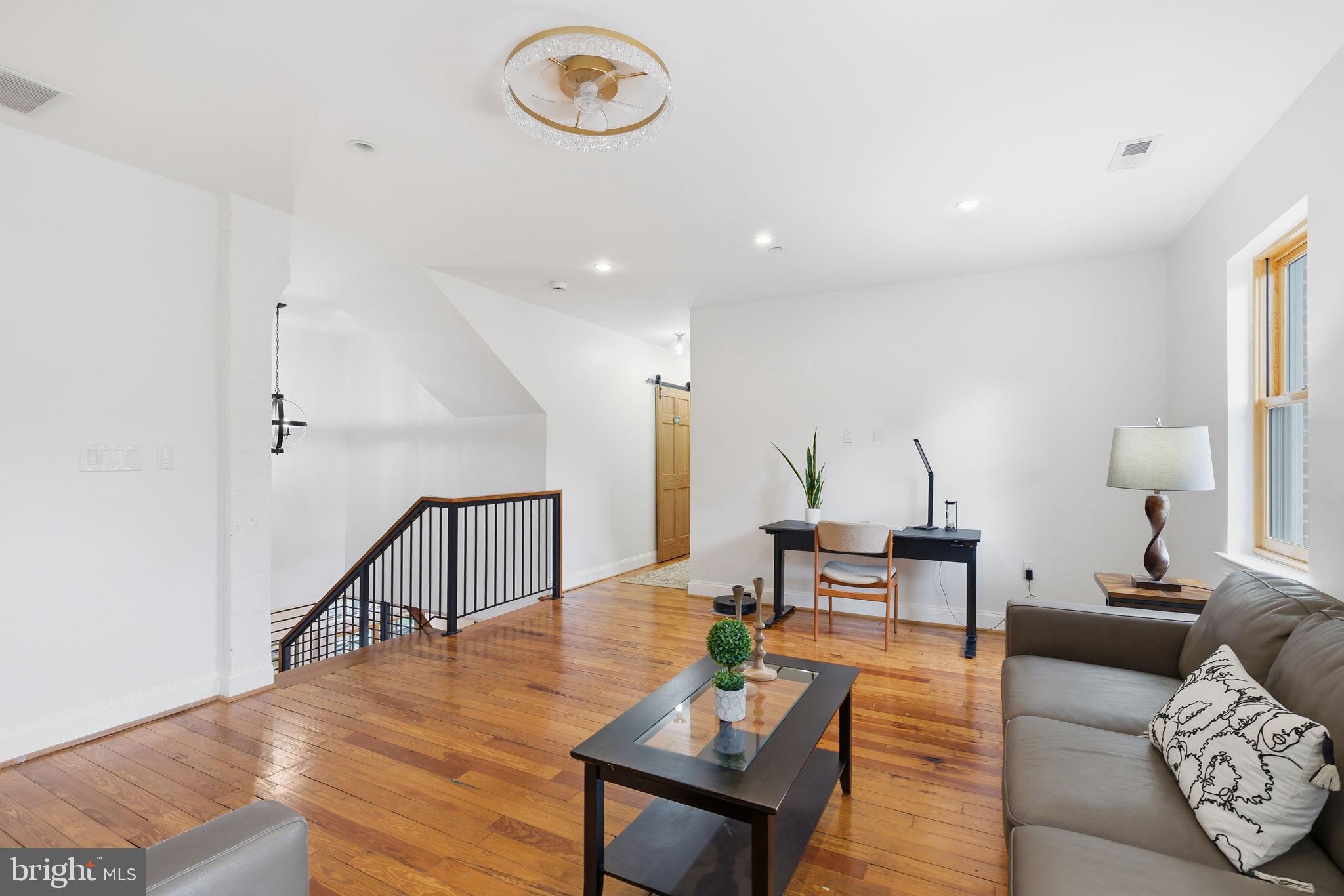 KENTLANDS GATEHOUSE - Residential
