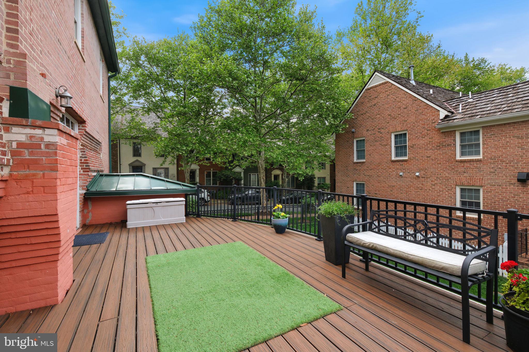 KENTLANDS GATEHOUSE - Residential