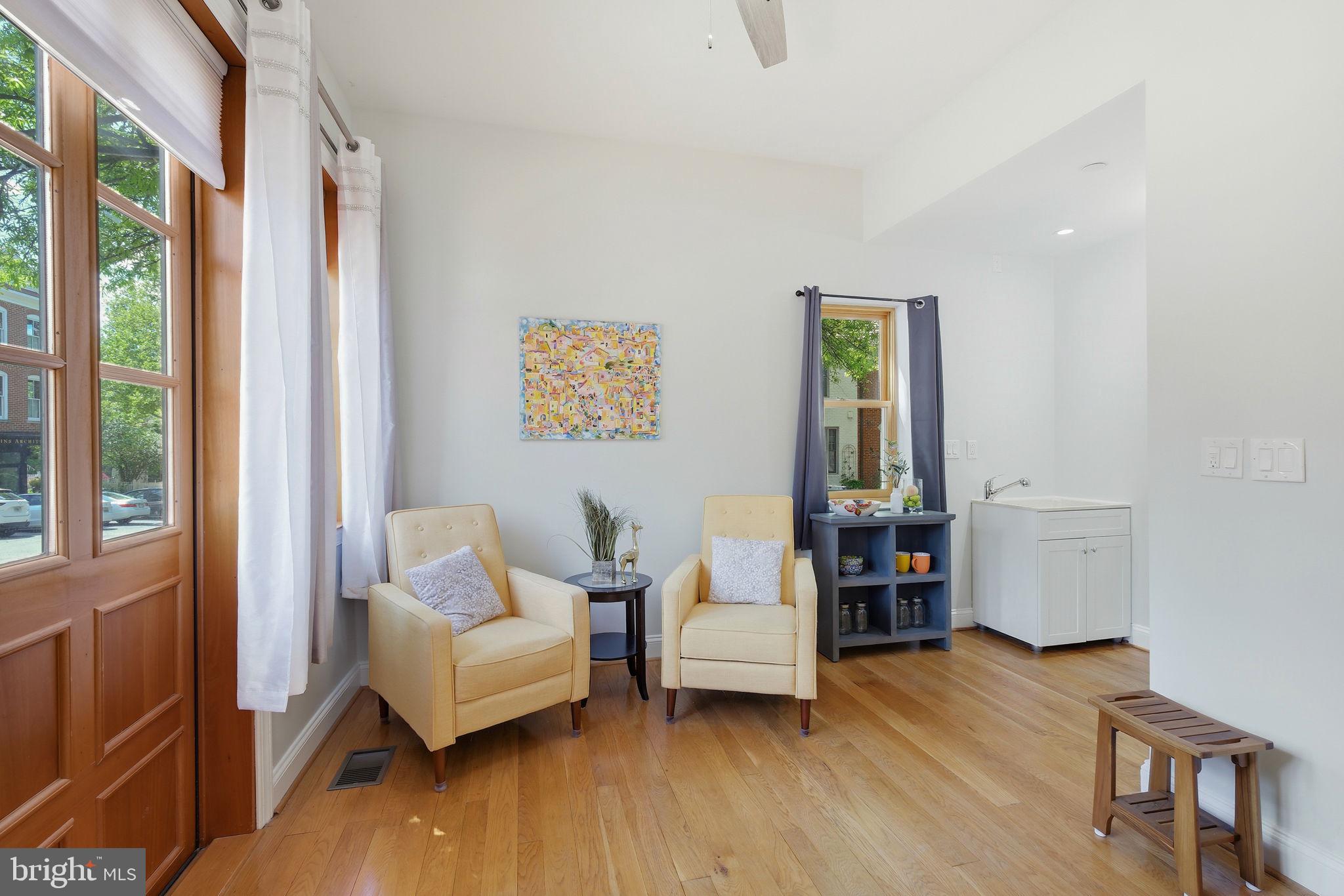 KENTLANDS GATEHOUSE - Residential