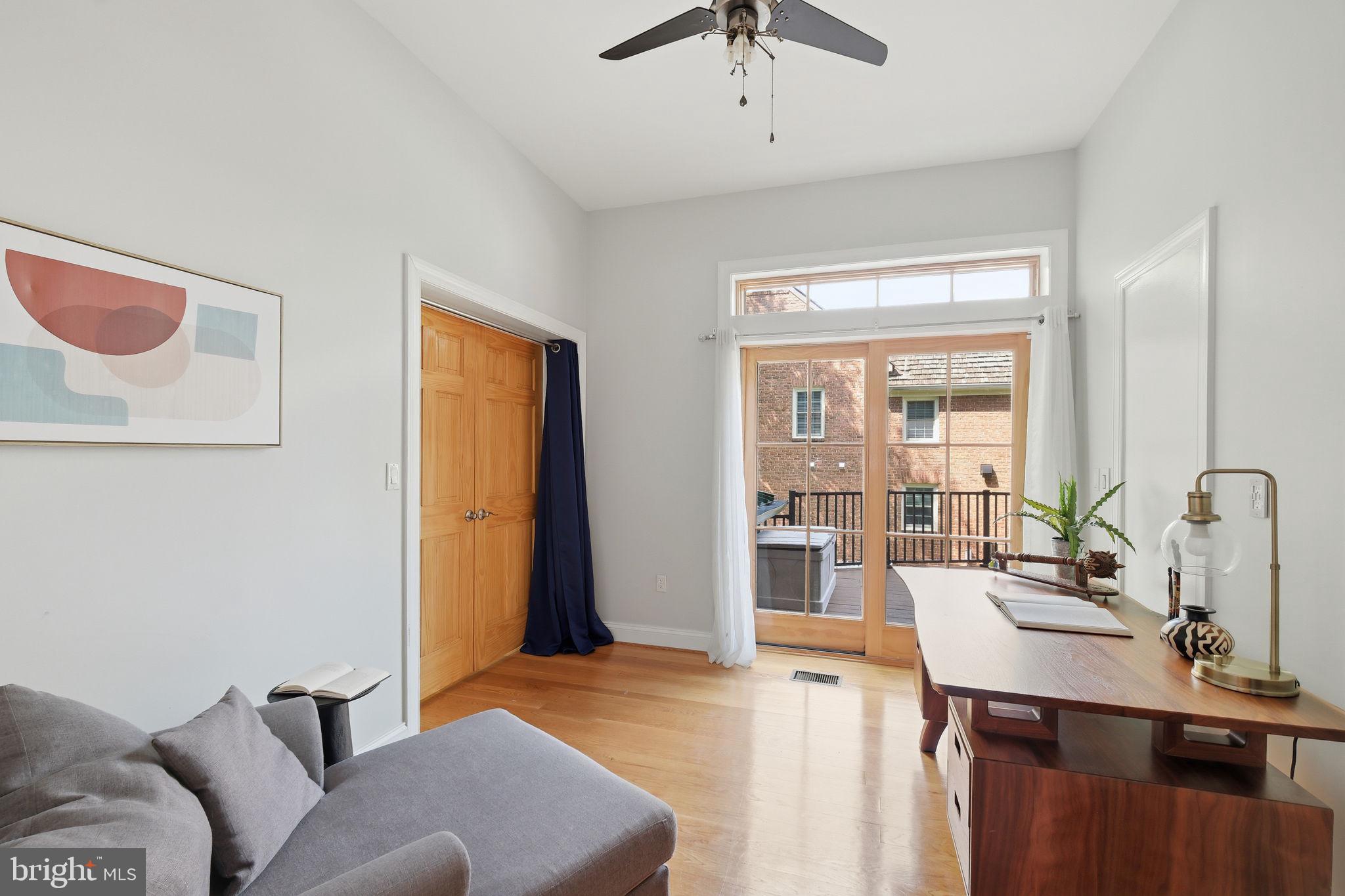 KENTLANDS GATEHOUSE - Residential