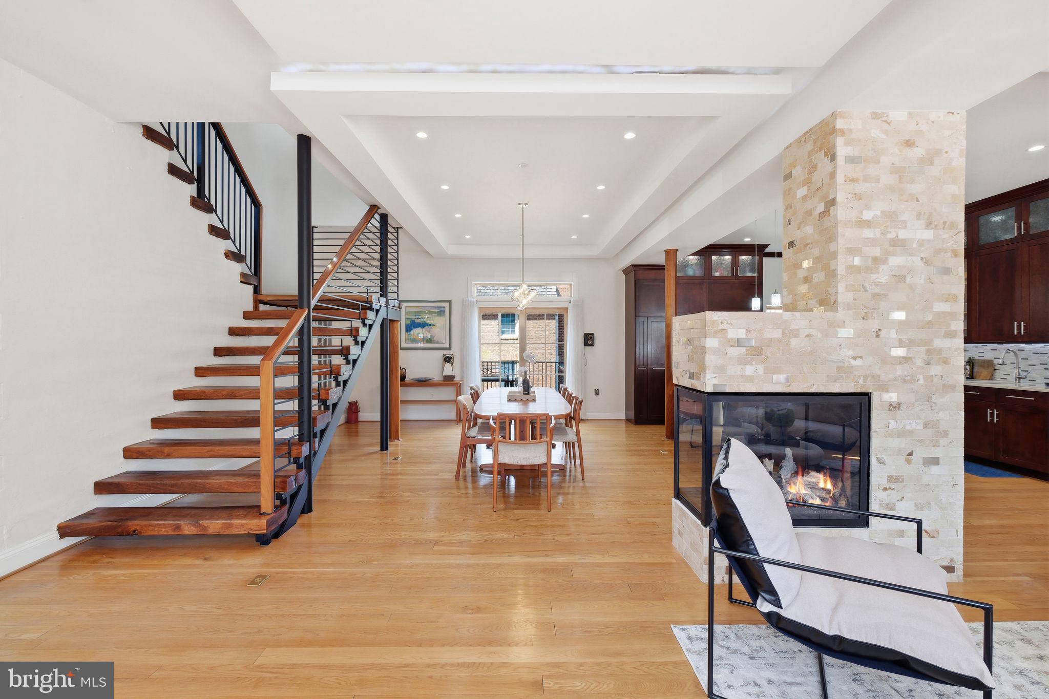 KENTLANDS GATEHOUSE - Residential