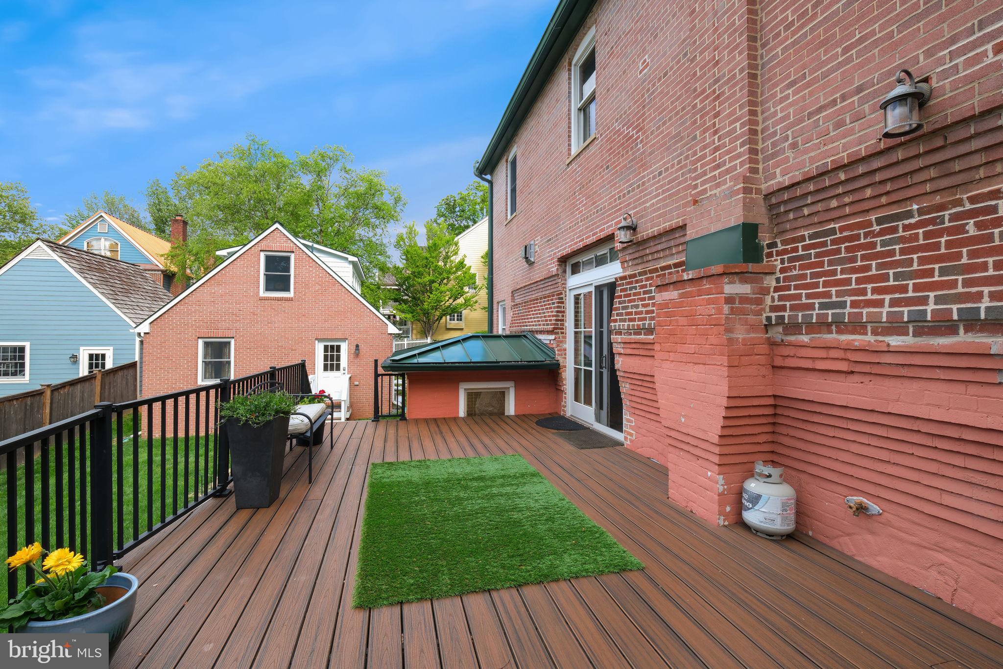 KENTLANDS GATEHOUSE - Residential