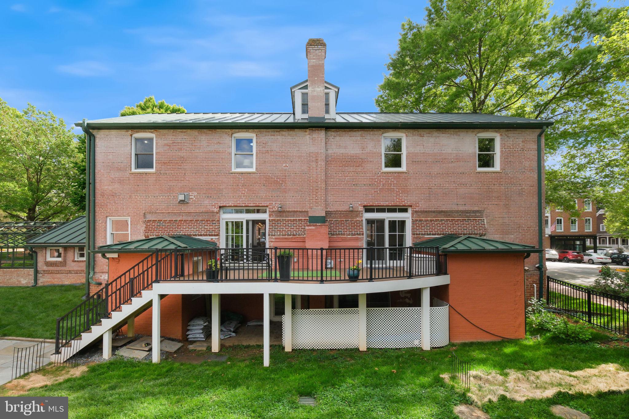 KENTLANDS GATEHOUSE - Residential