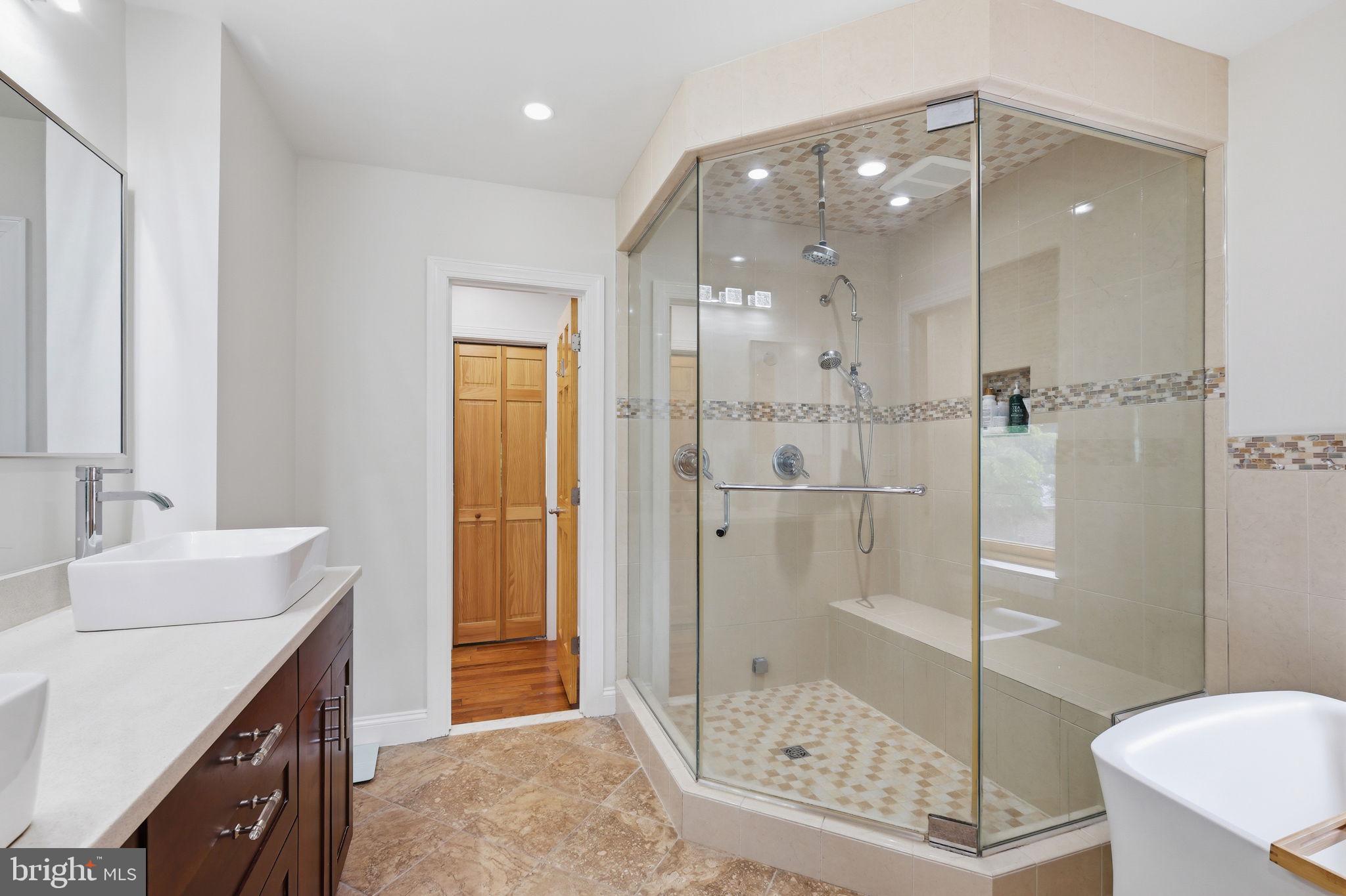 KENTLANDS GATEHOUSE - Residential