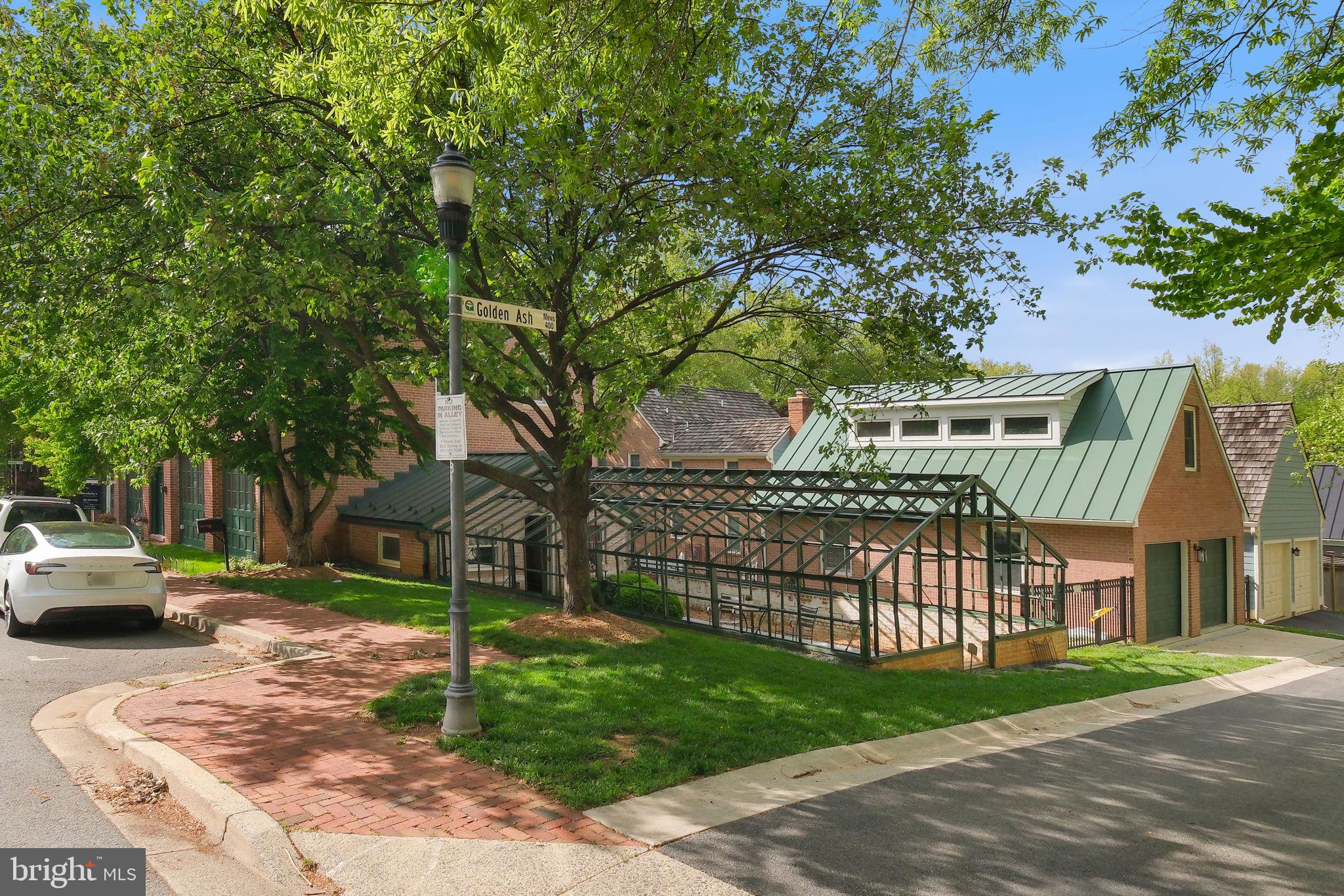 KENTLANDS GATEHOUSE - Residential