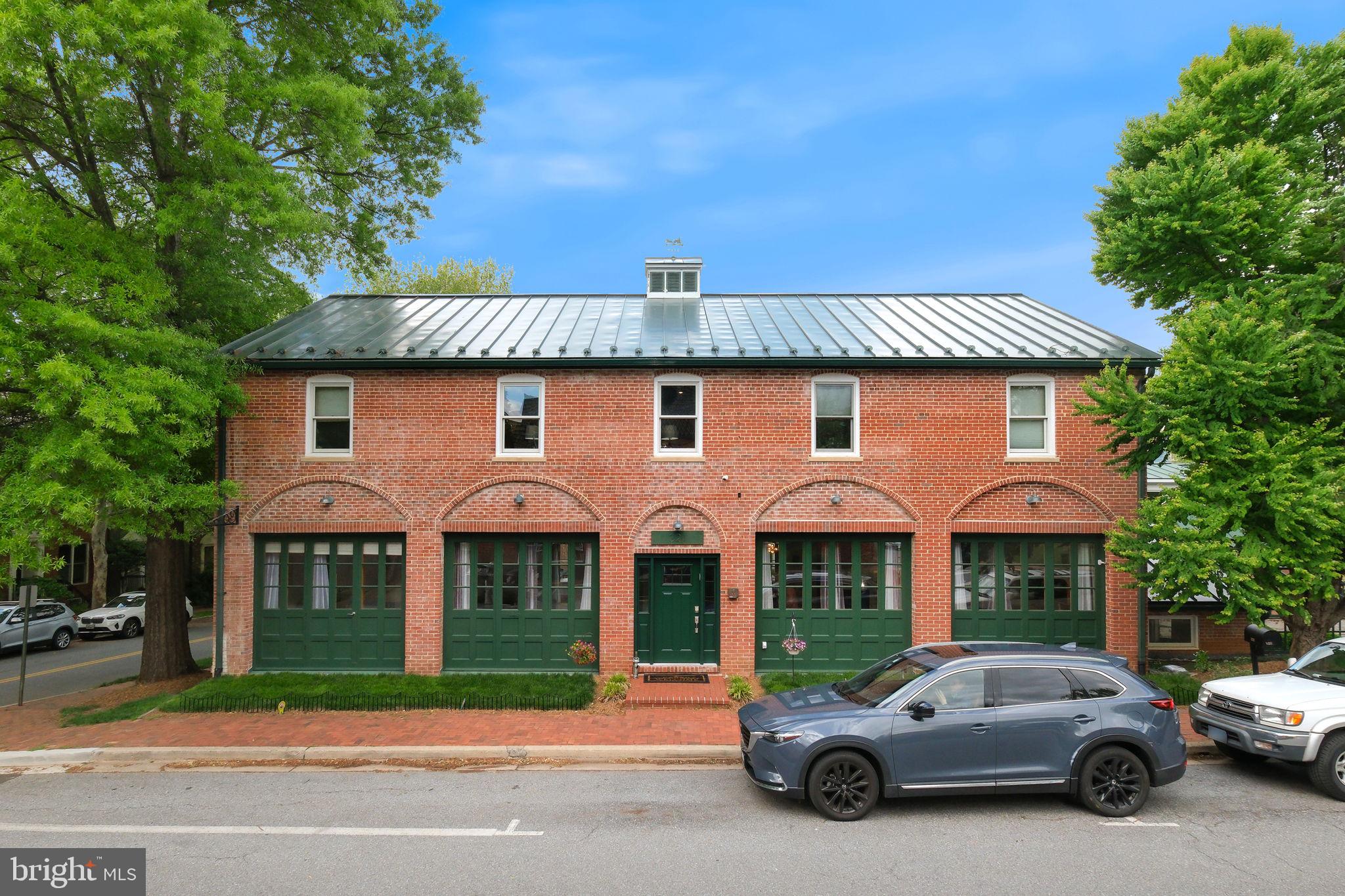 KENTLANDS GATEHOUSE - Residential