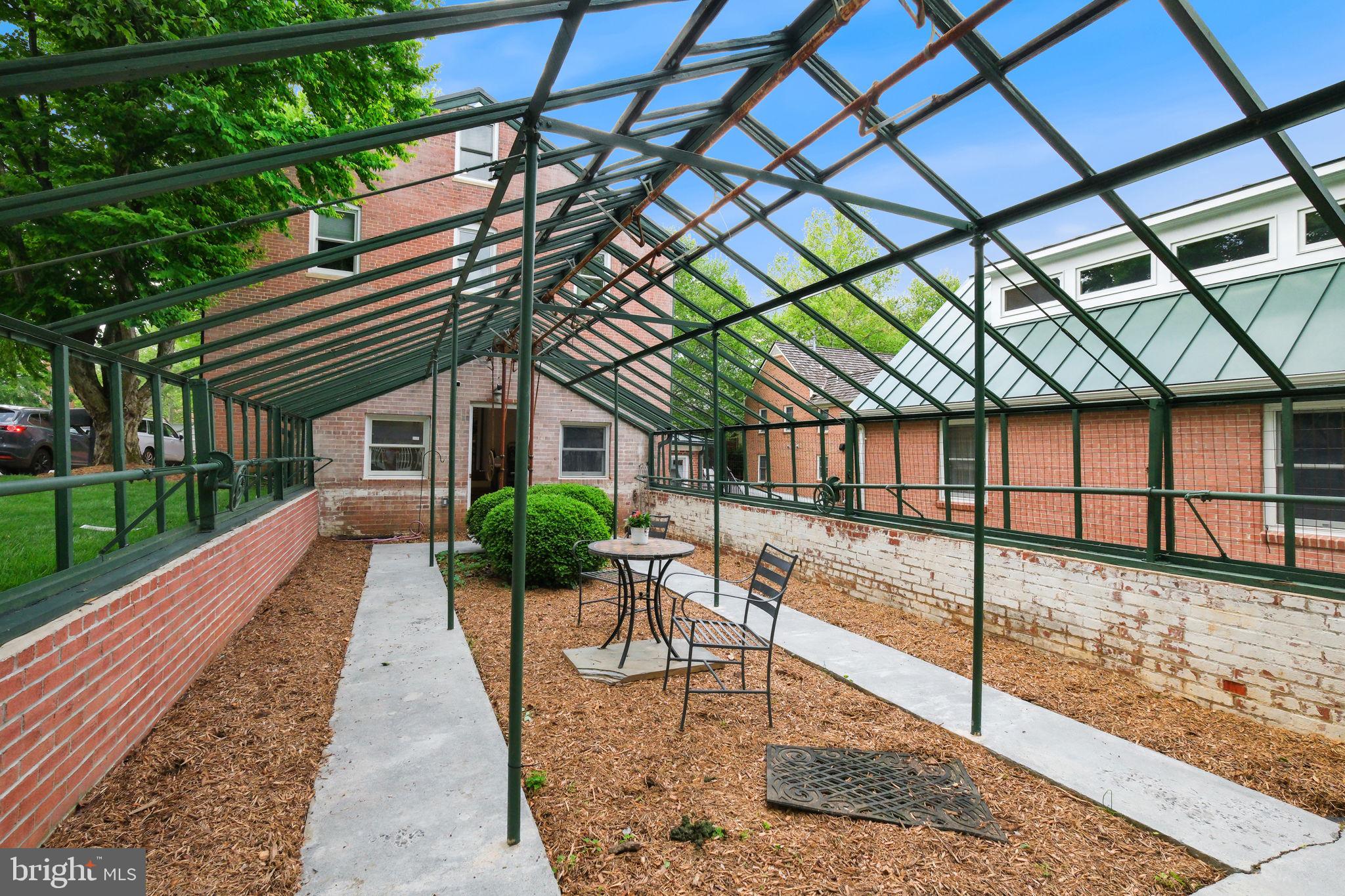 KENTLANDS GATEHOUSE - Residential