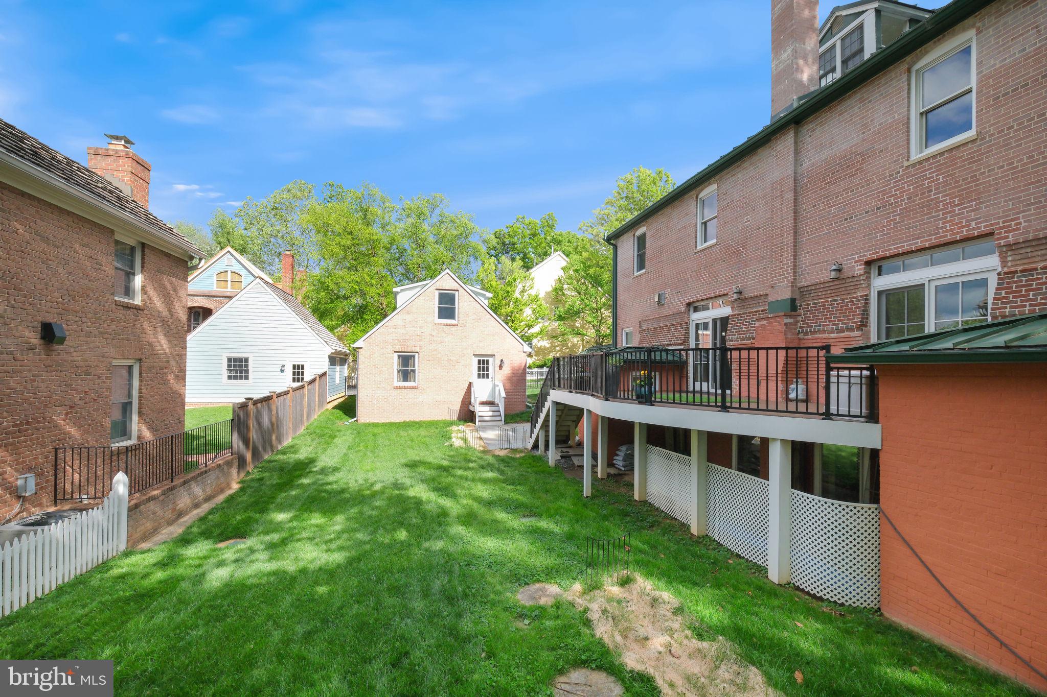 KENTLANDS GATEHOUSE - Residential