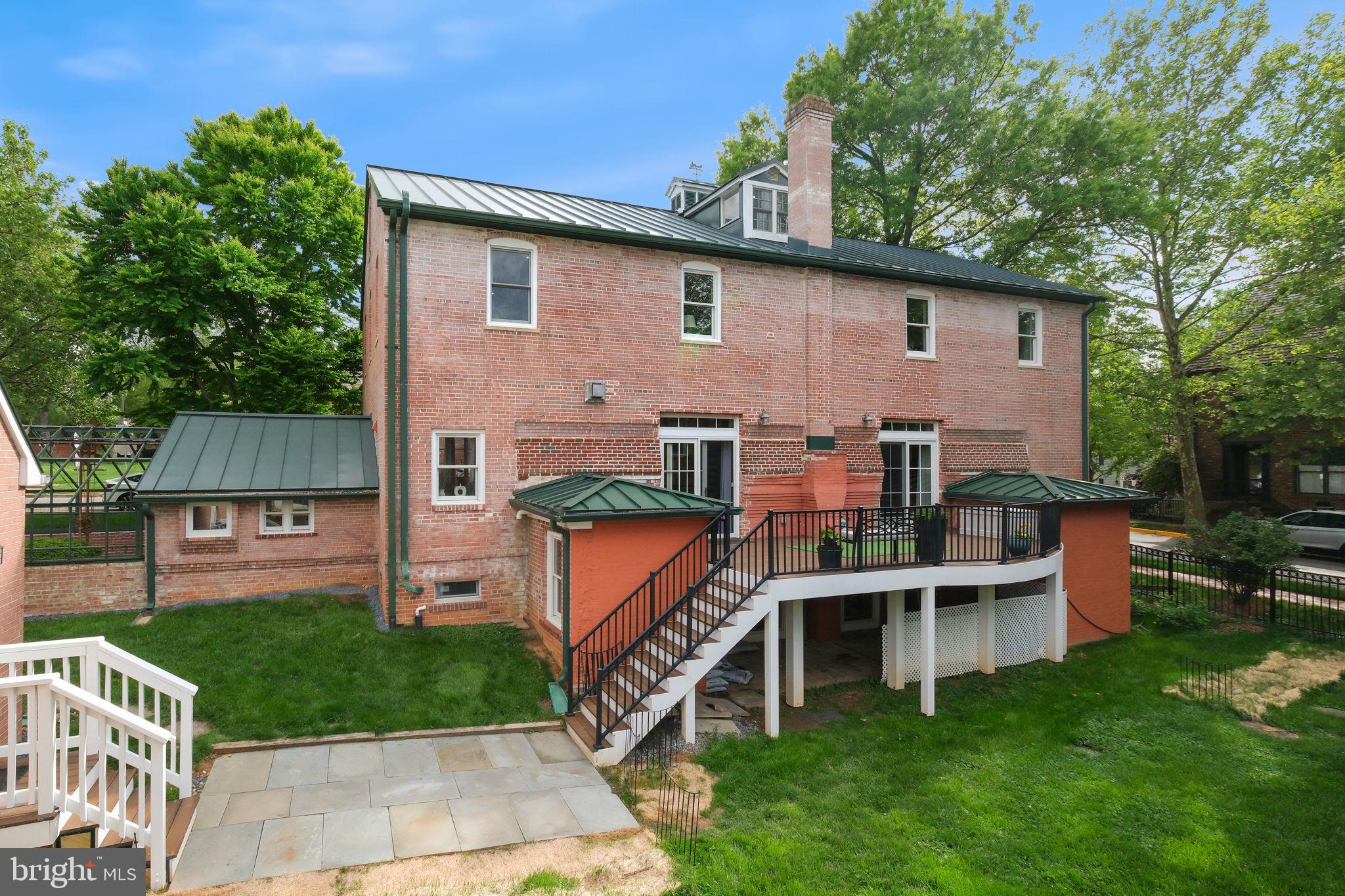 KENTLANDS GATEHOUSE - Residential