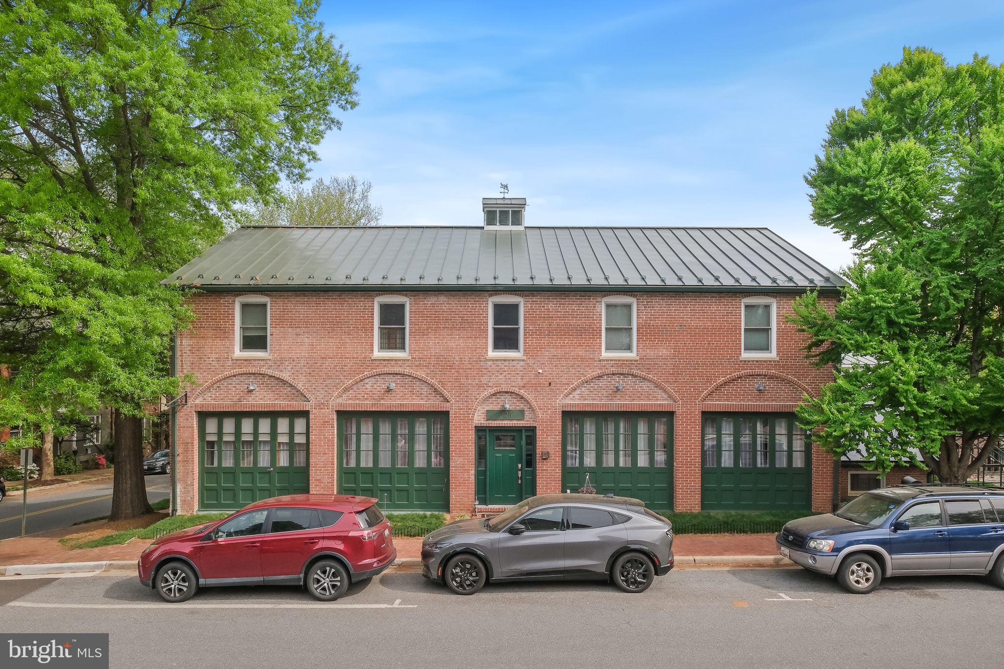 KENTLANDS GATEHOUSE - Residential
