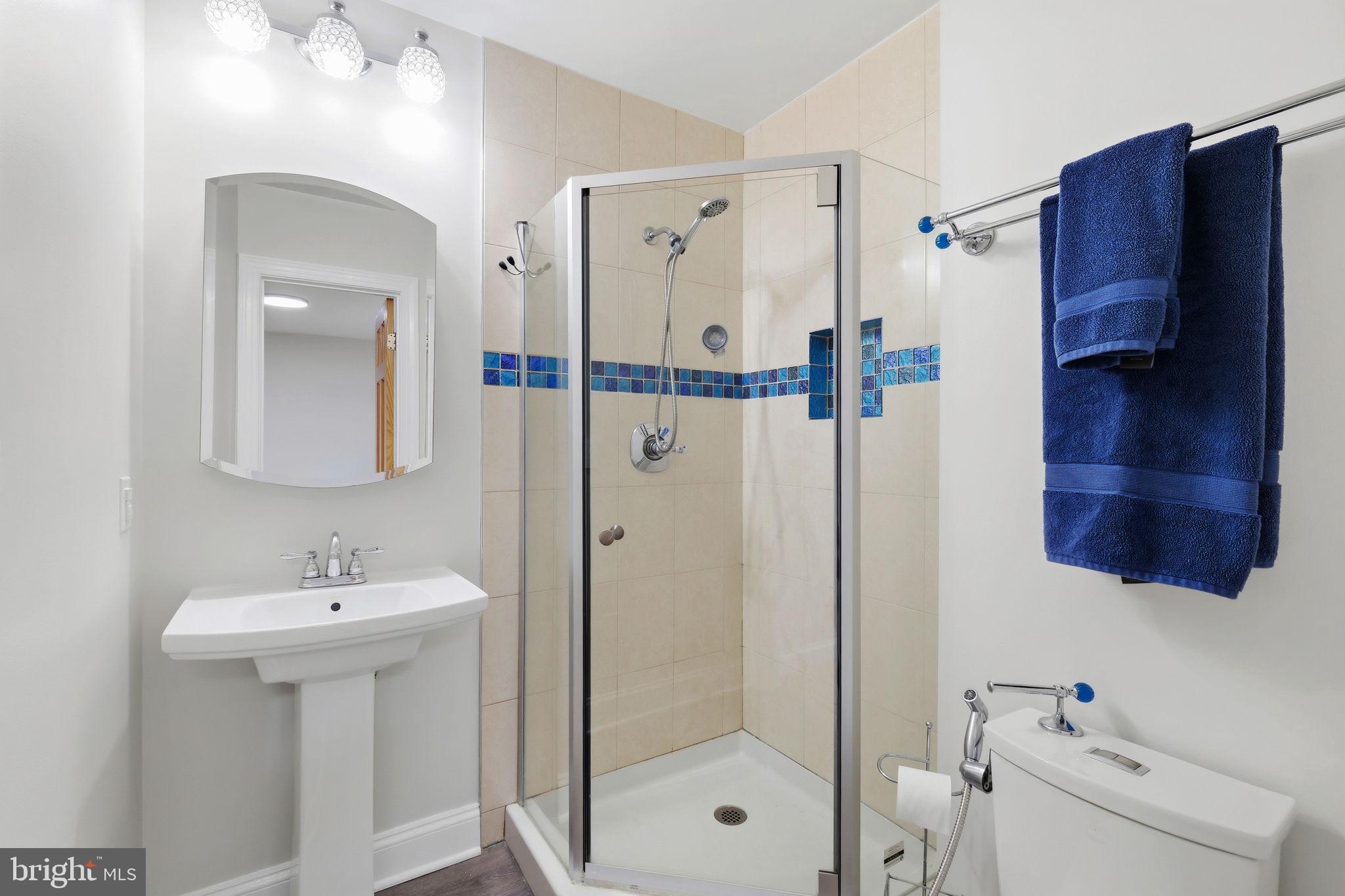 KENTLANDS GATEHOUSE - Residential