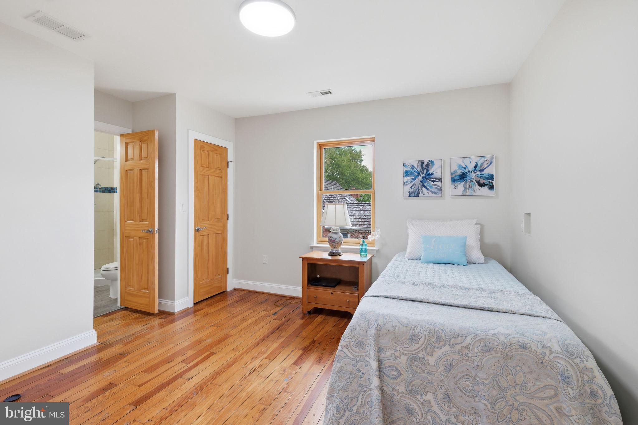 KENTLANDS GATEHOUSE - Residential
