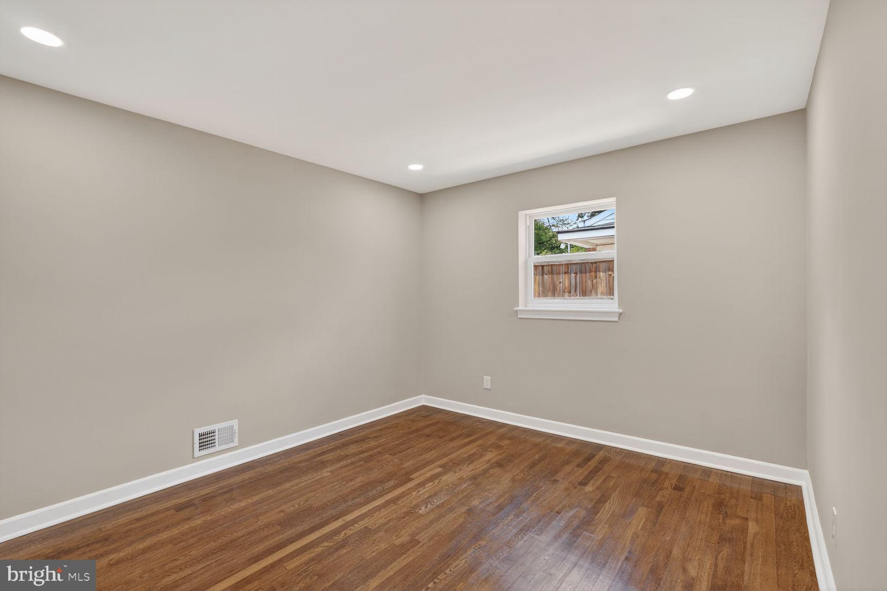 TAKOMA PARK - Residential