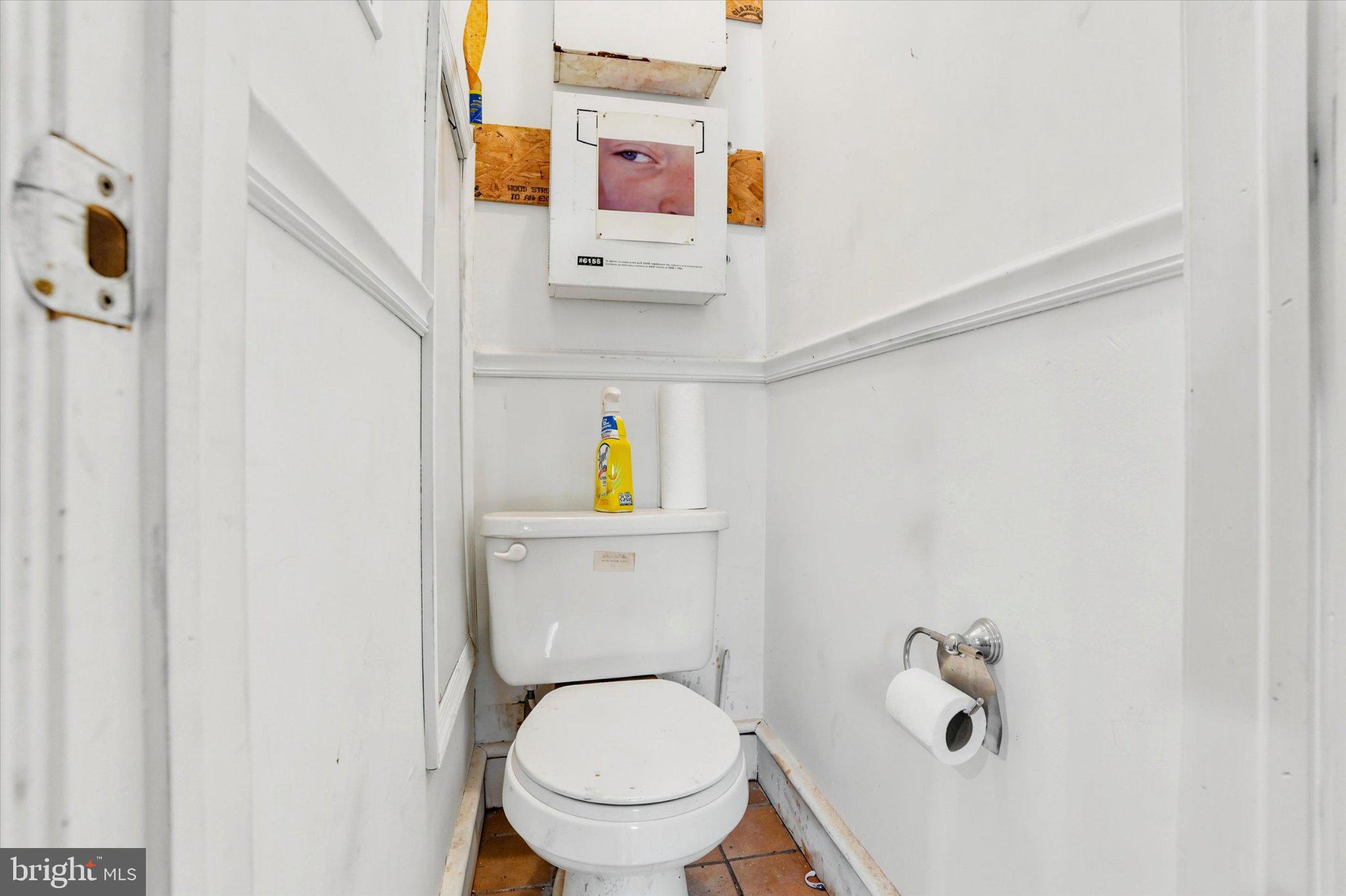 PORT RICHMOND - Commercial Sale