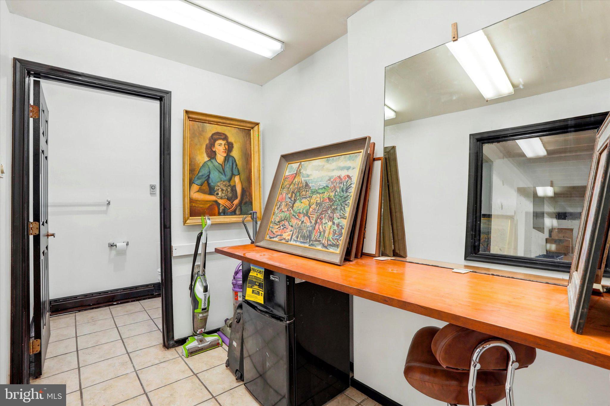 PORT RICHMOND - Commercial Sale