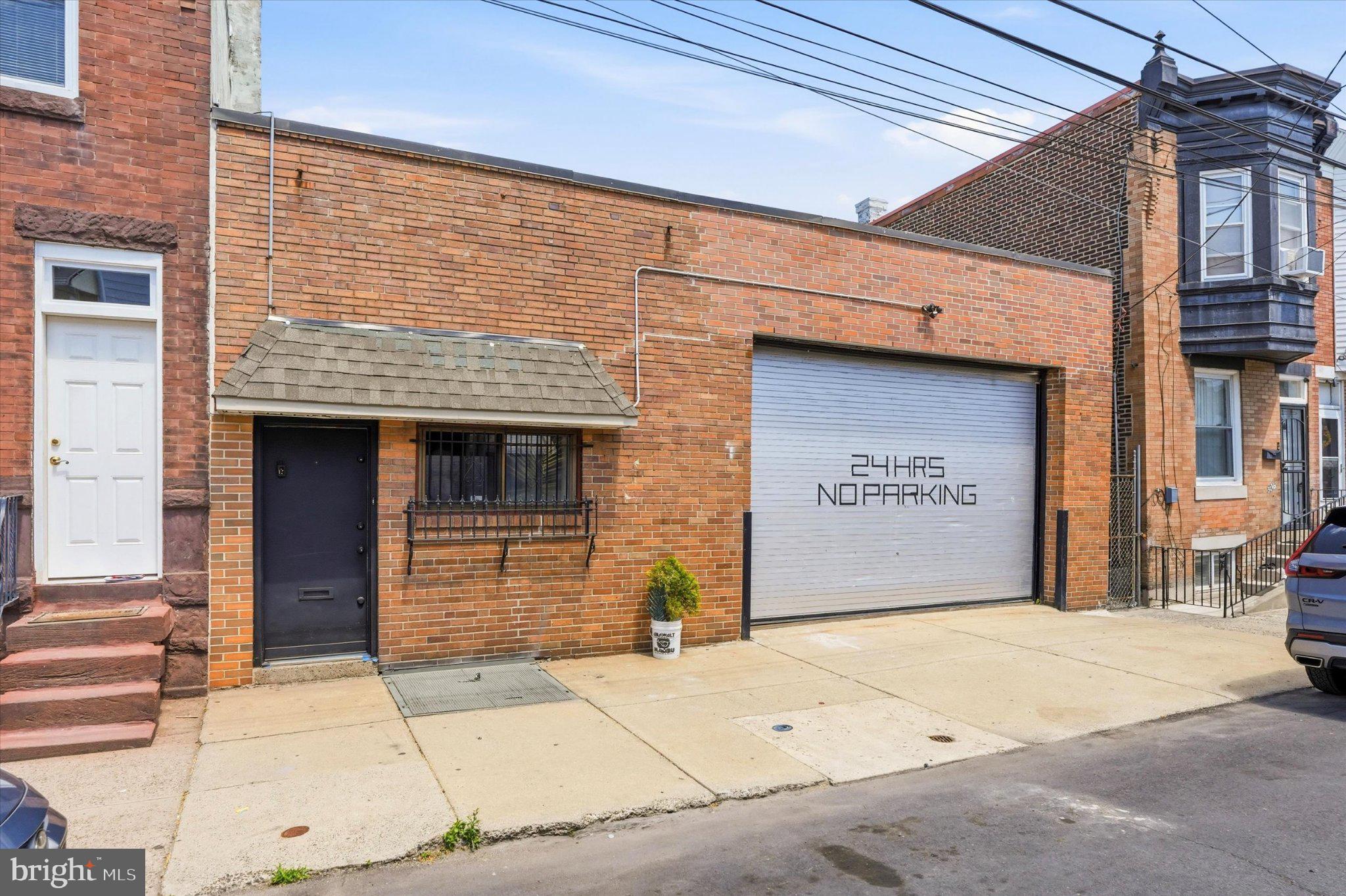 PORT RICHMOND - Commercial Sale