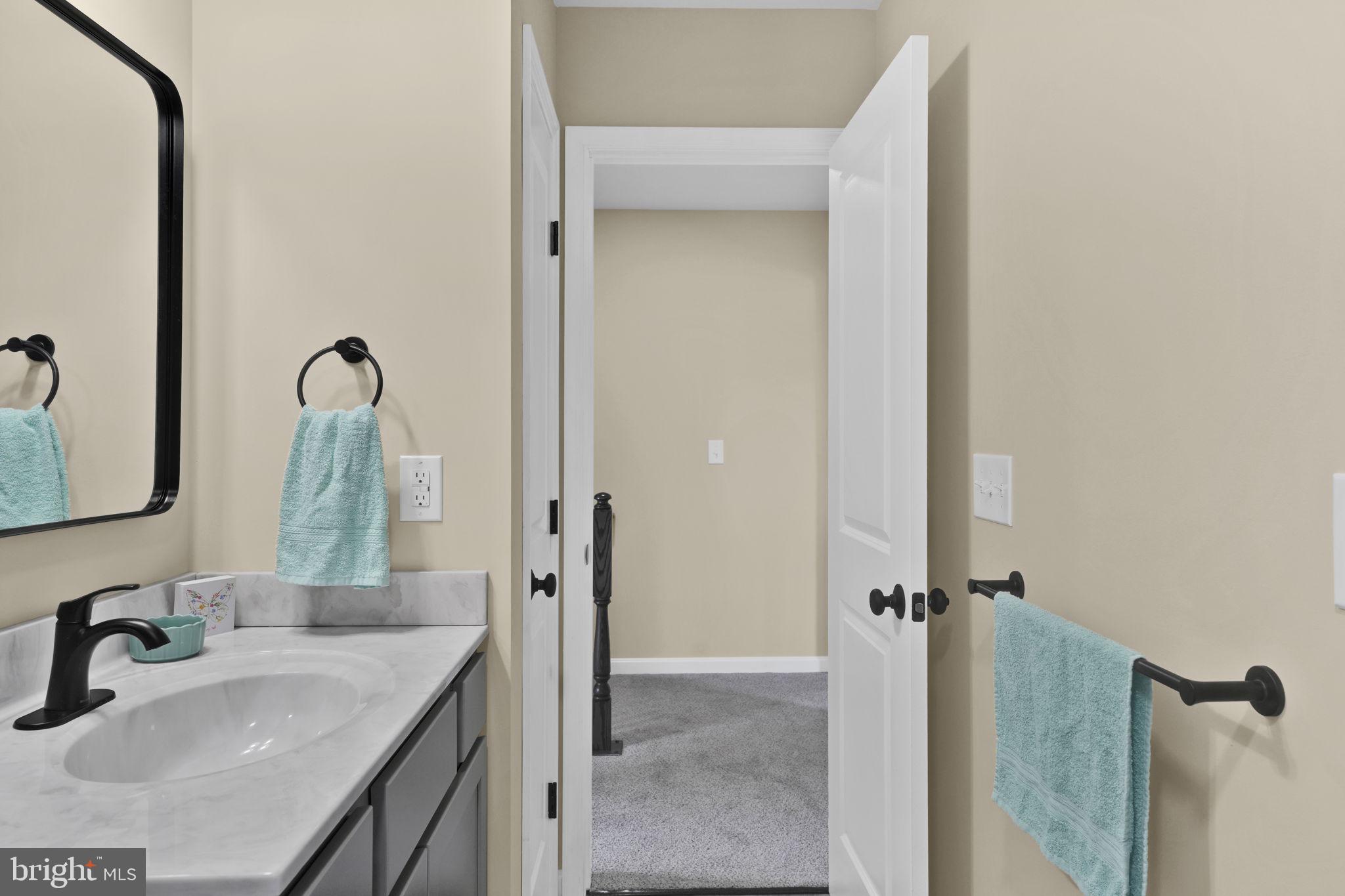 COLONIAL RIDGE - Residential
