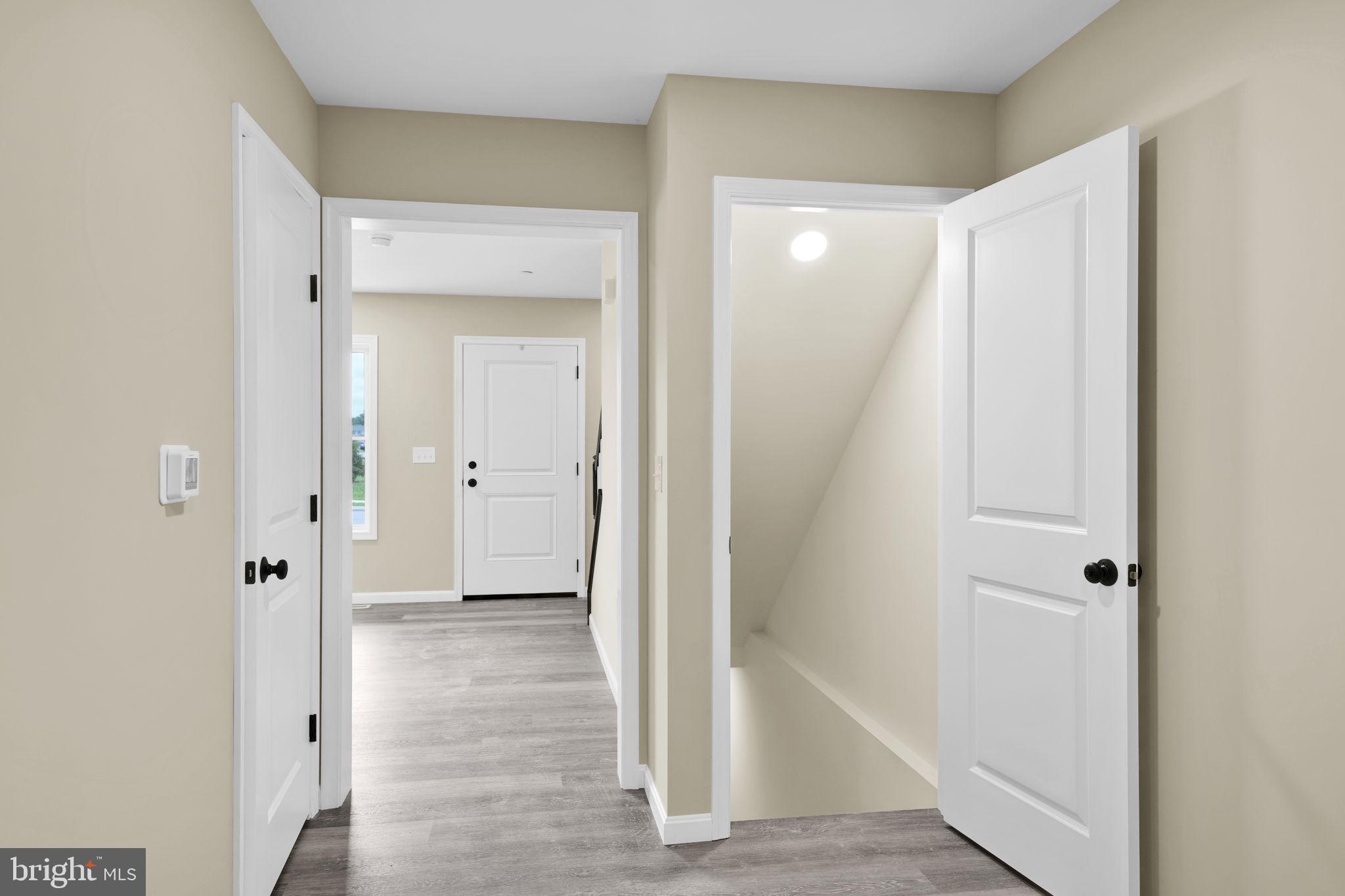 COLONIAL RIDGE - Residential