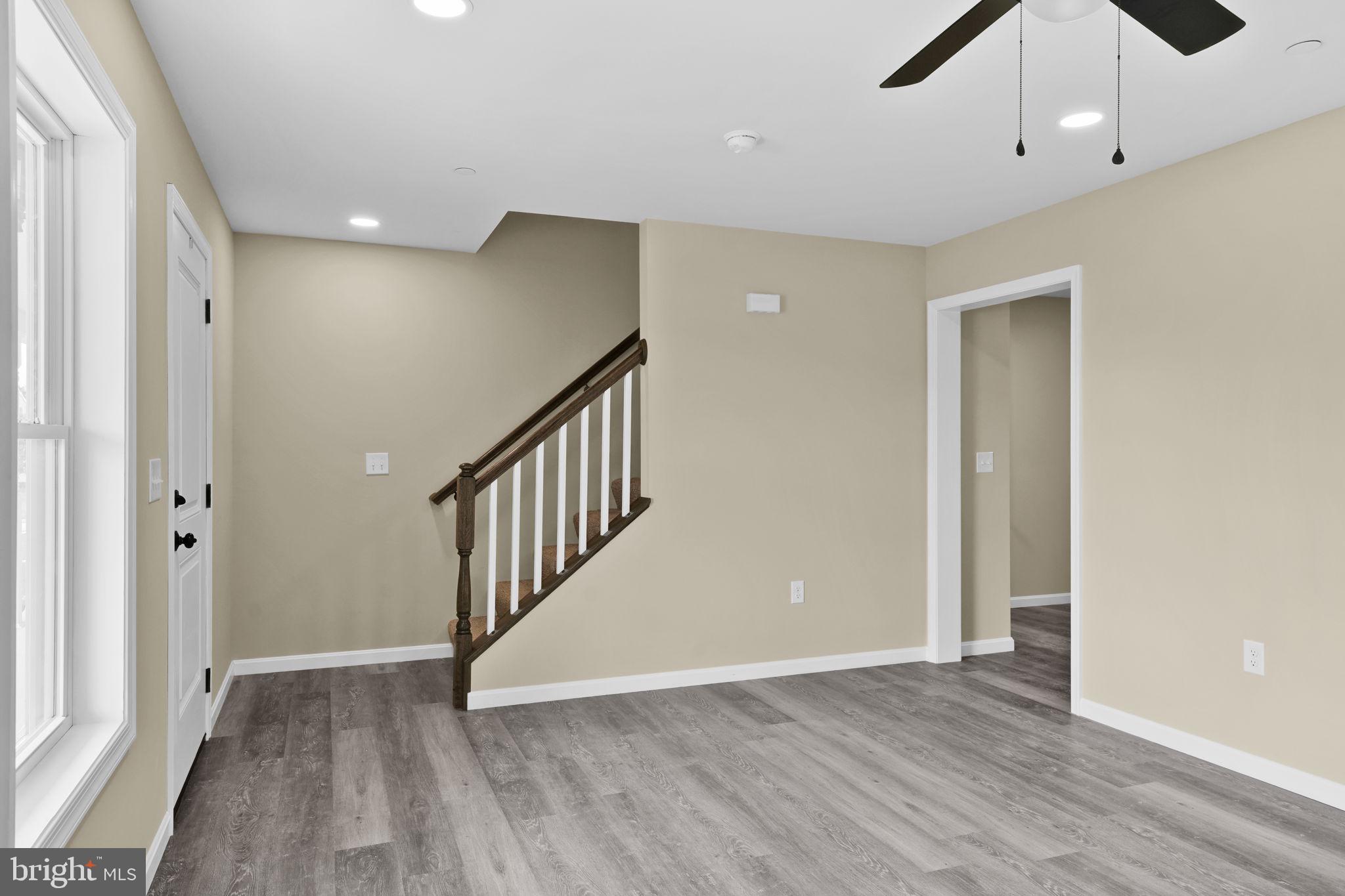COLONIAL RIDGE - Residential