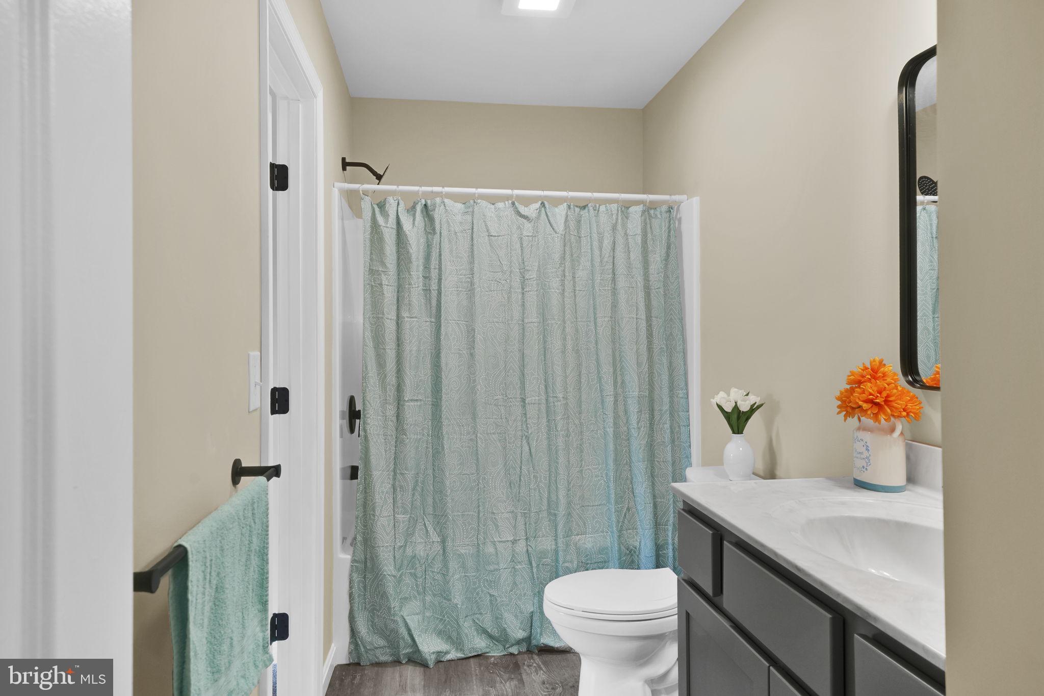 COLONIAL RIDGE - Residential