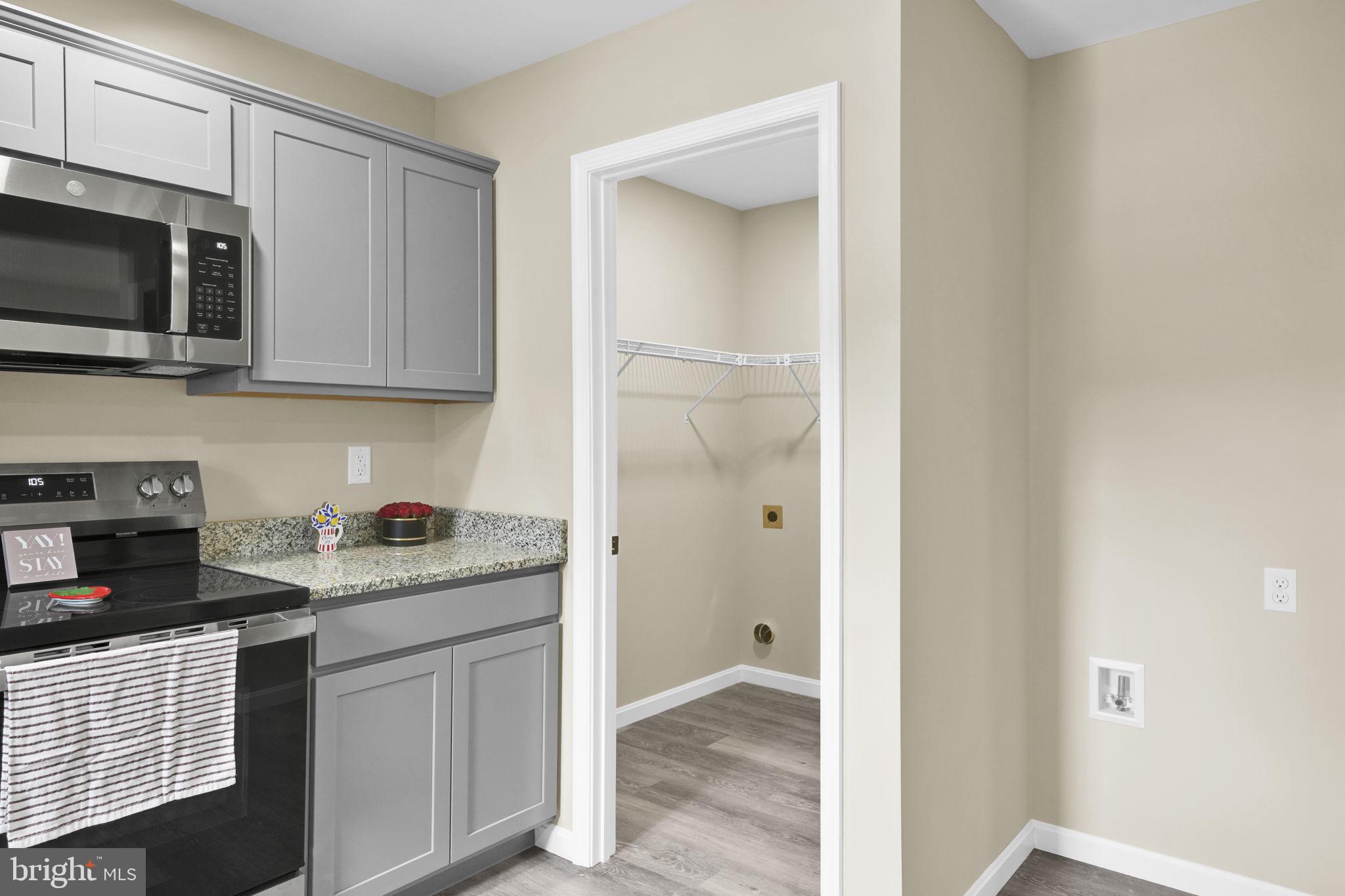 COLONIAL RIDGE - Residential