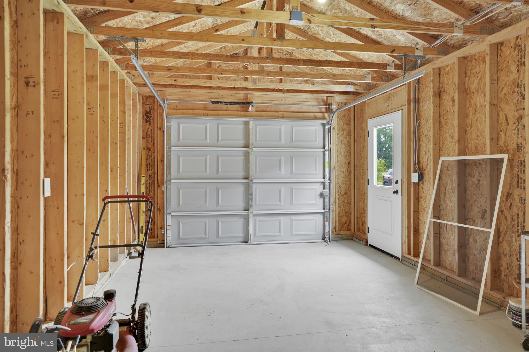 COLONIAL RIDGE - Residential