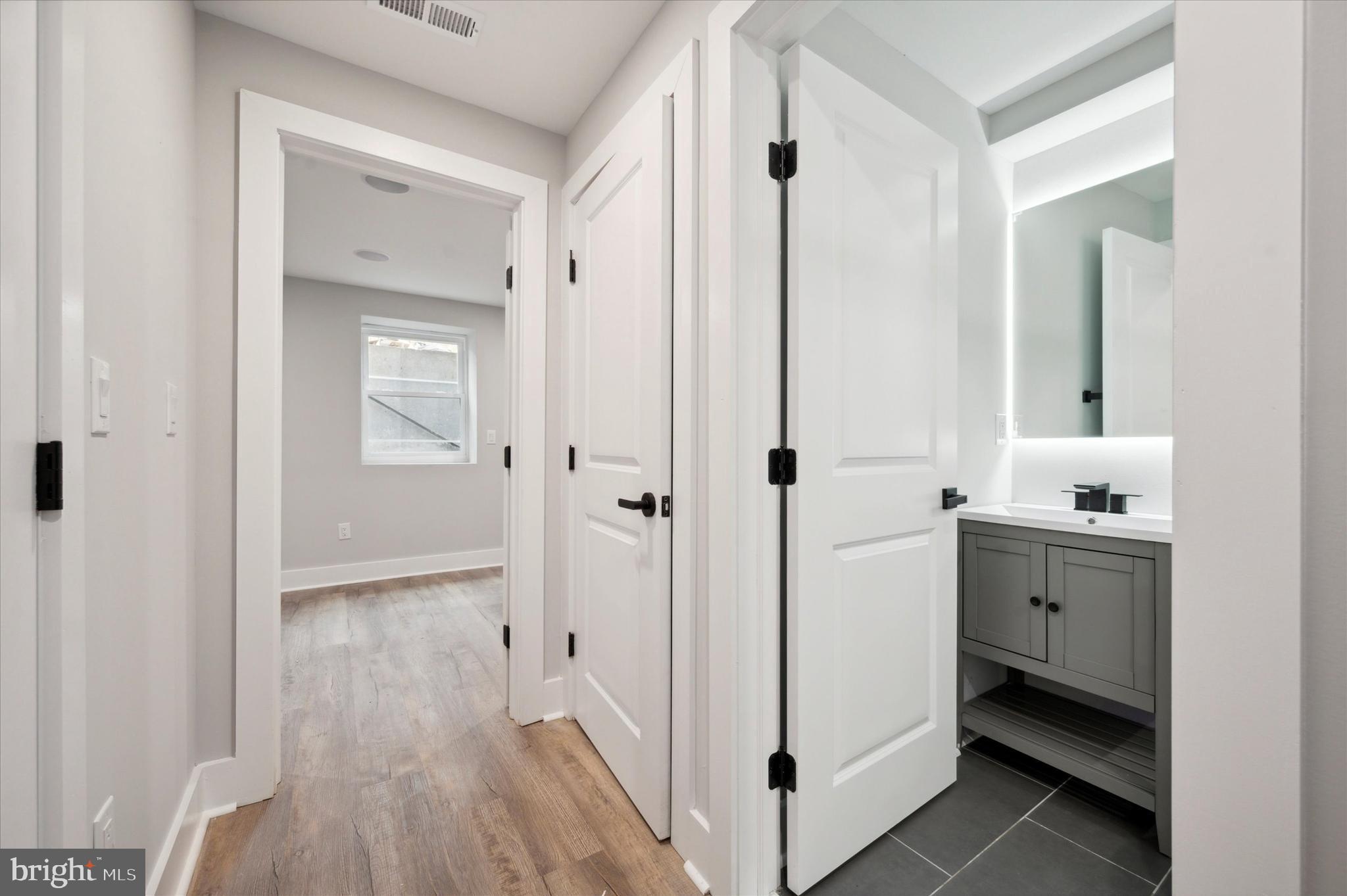 OLDE KENSINGTON - Residential Lease