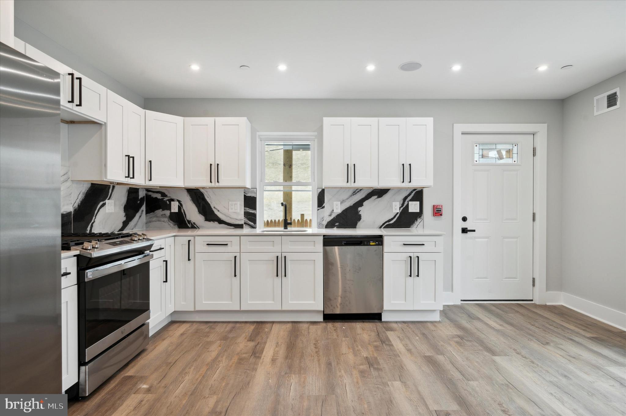 OLDE KENSINGTON - Residential Lease