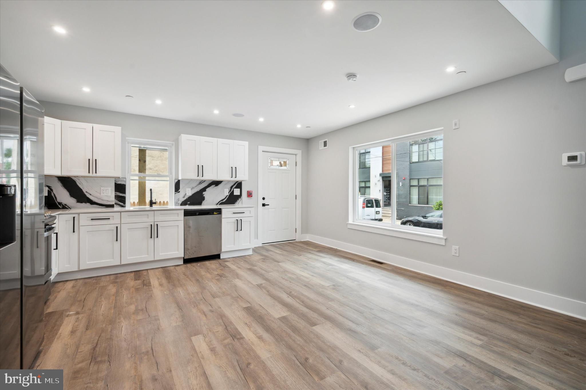 OLDE KENSINGTON - Residential Lease