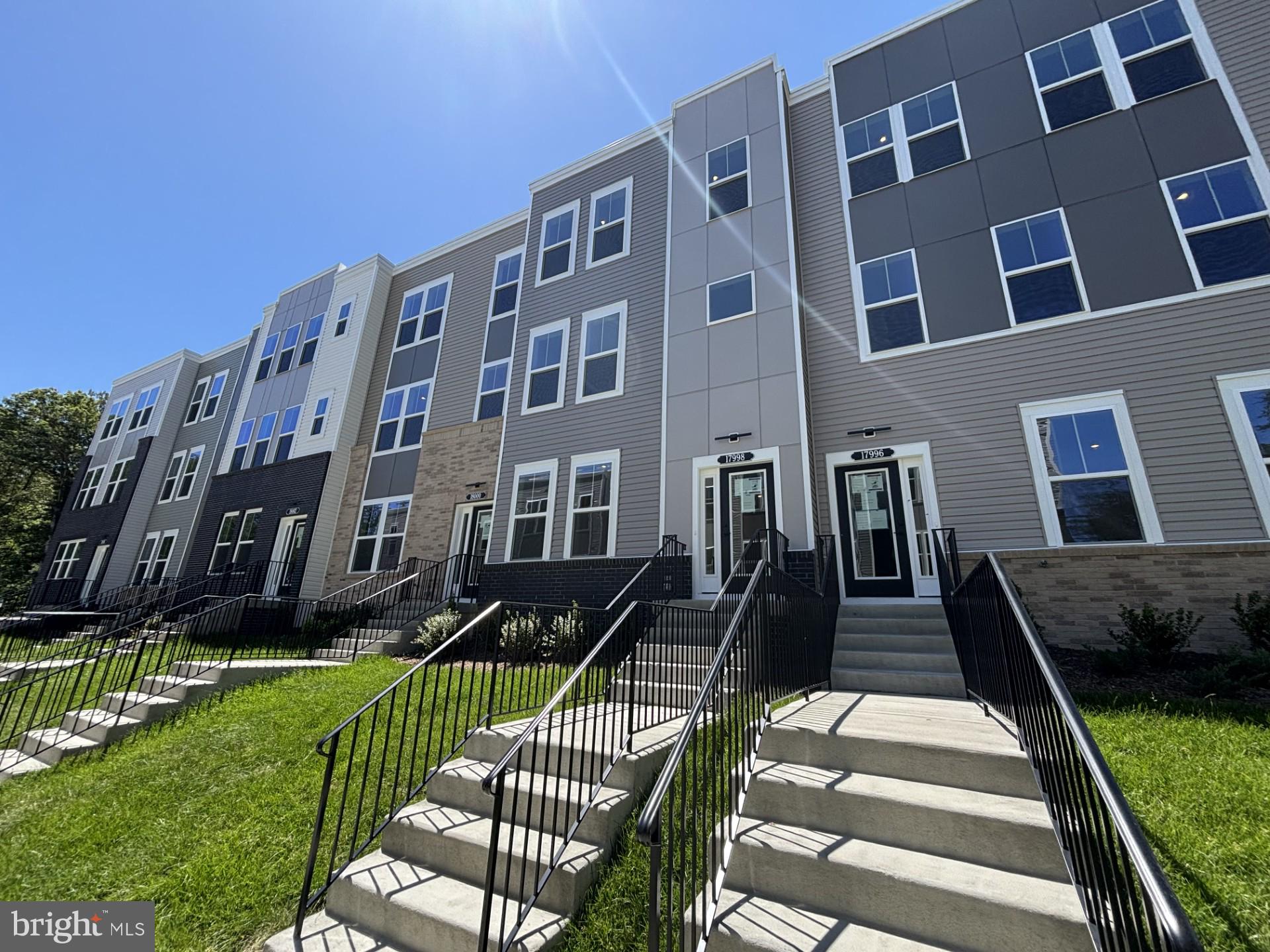CASCADE LANDING - Residential