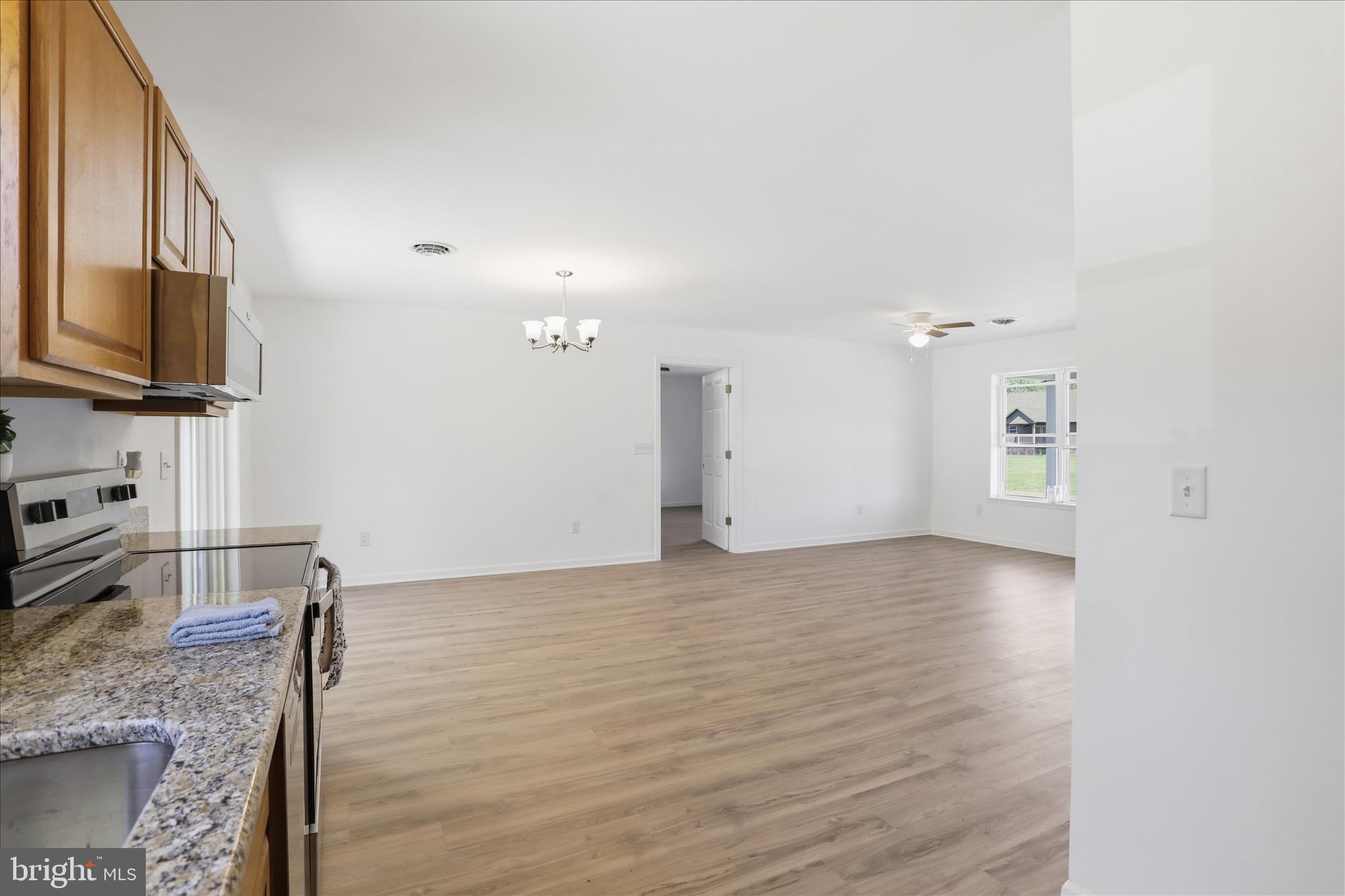 CREEKSIDE MANOR - Residential