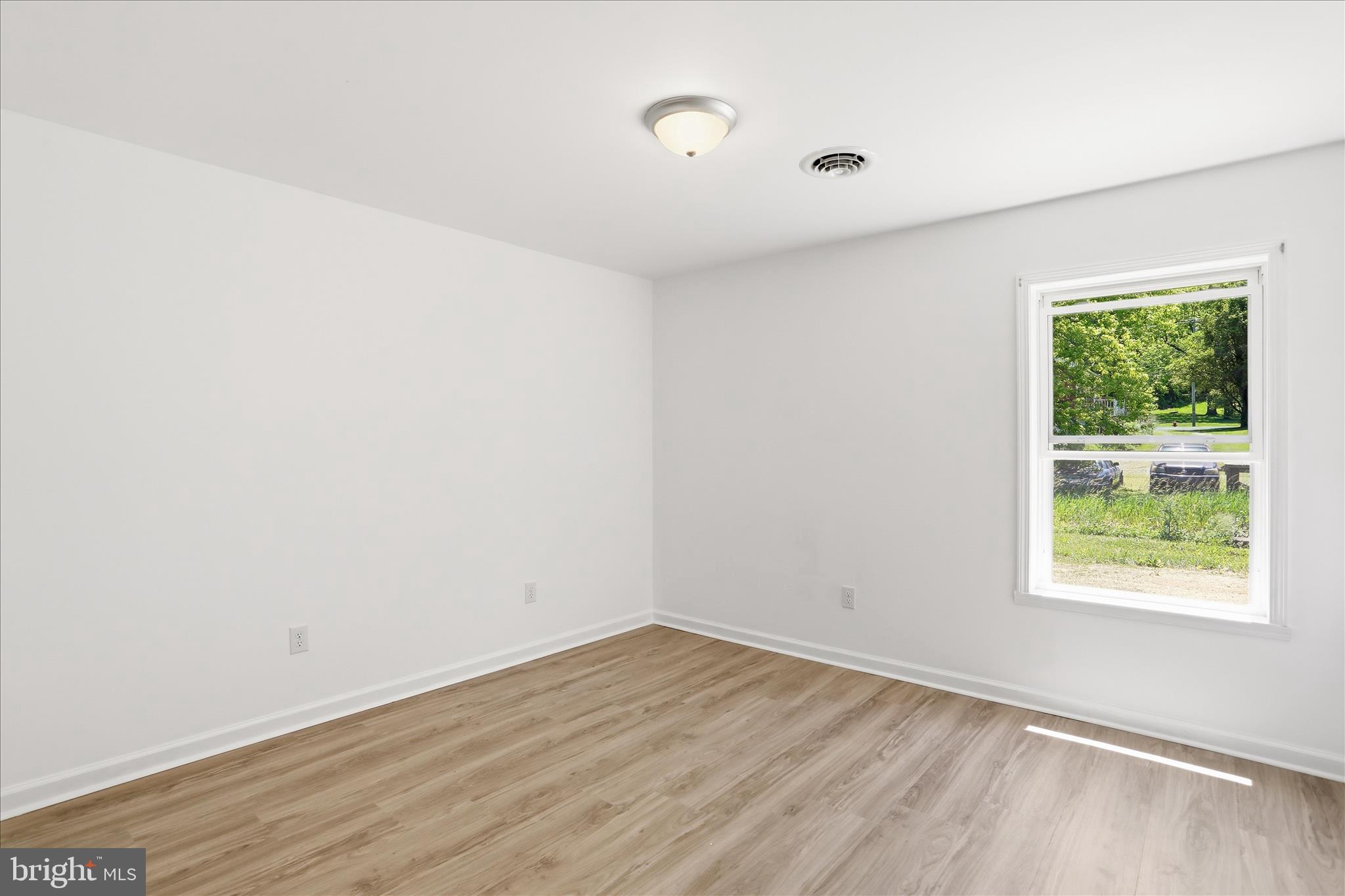 CREEKSIDE MANOR - Residential
