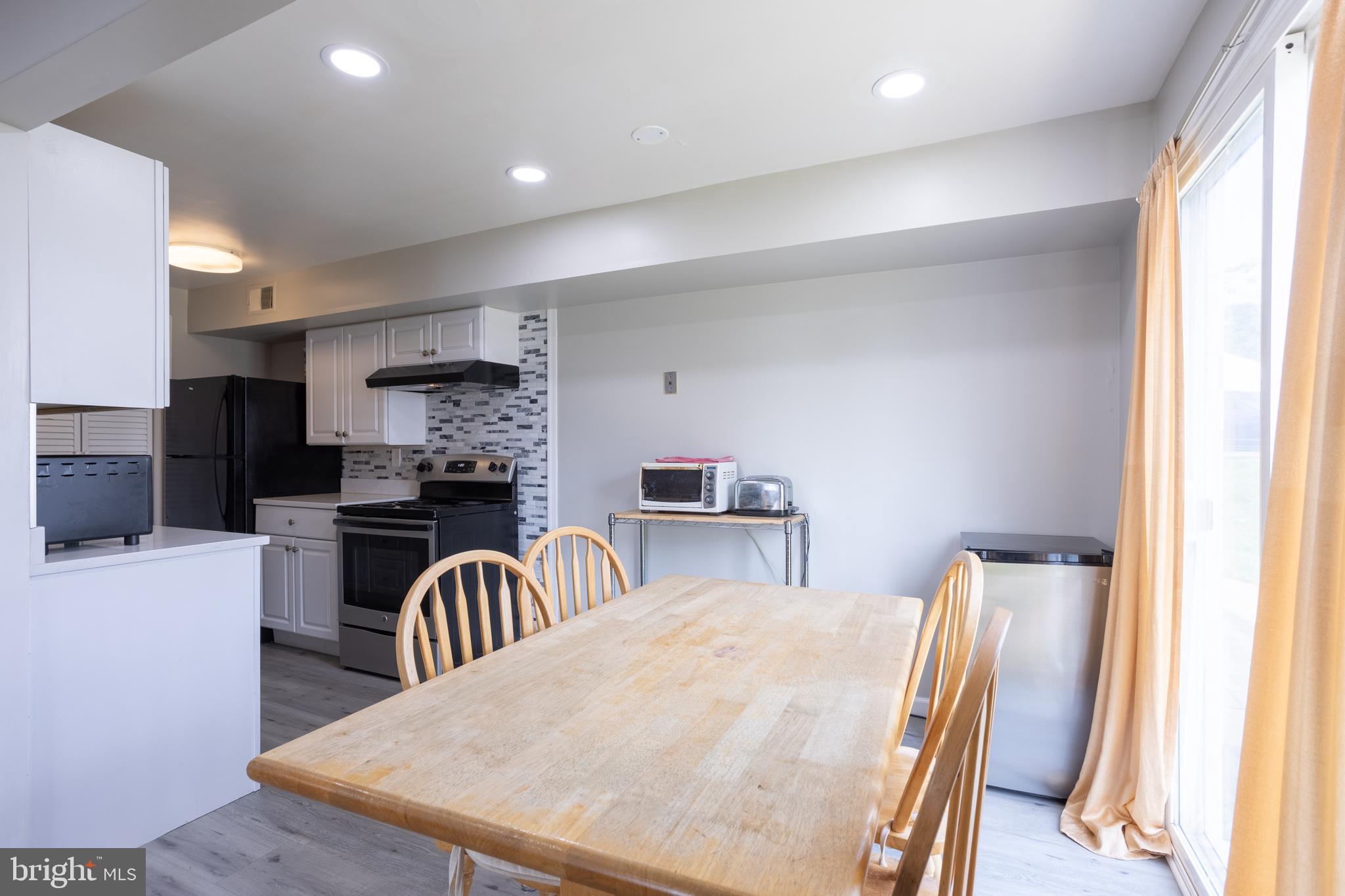 BROOKSHIRE - Residential