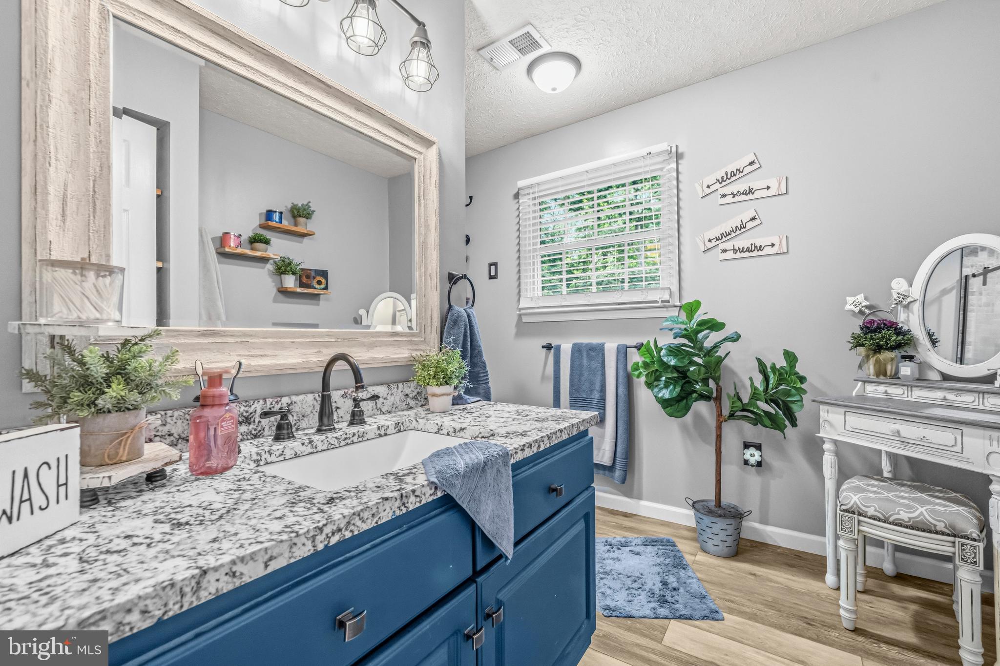 WHISPERING FALLS - Residential