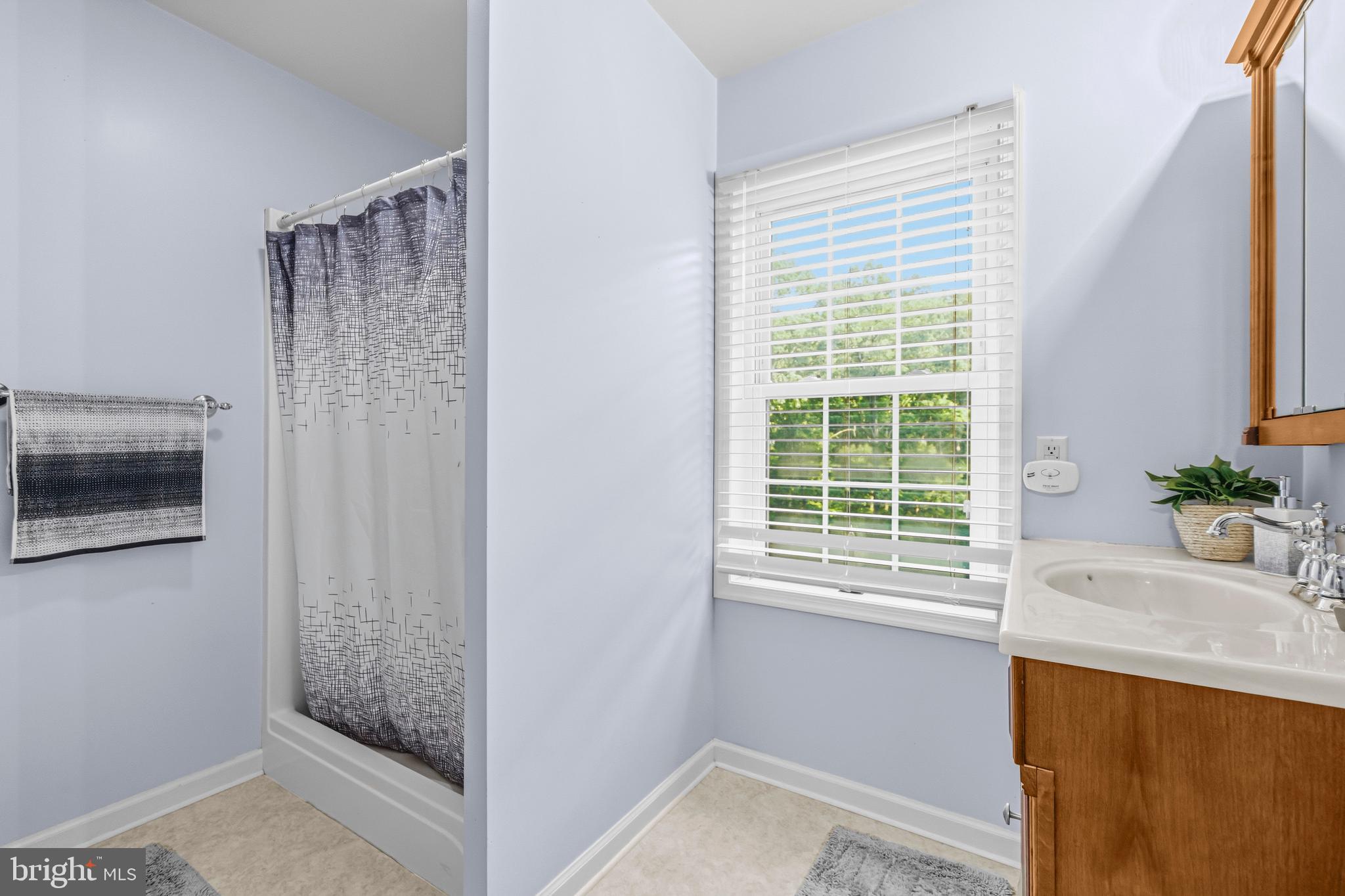 WHISPERING FALLS - Residential