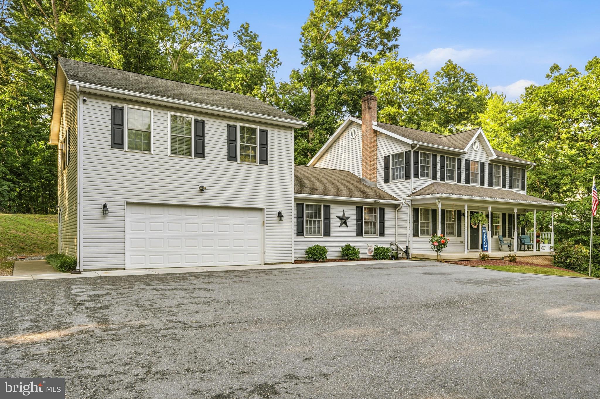 WHISPERING FALLS - Residential