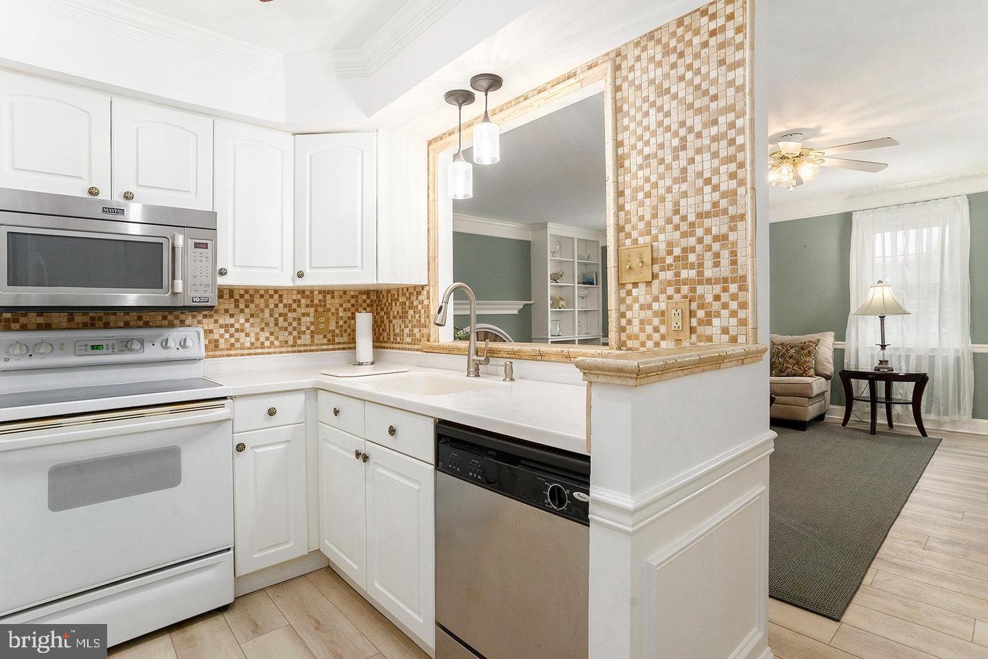 GOSHEN COMMONS - Residential Lease