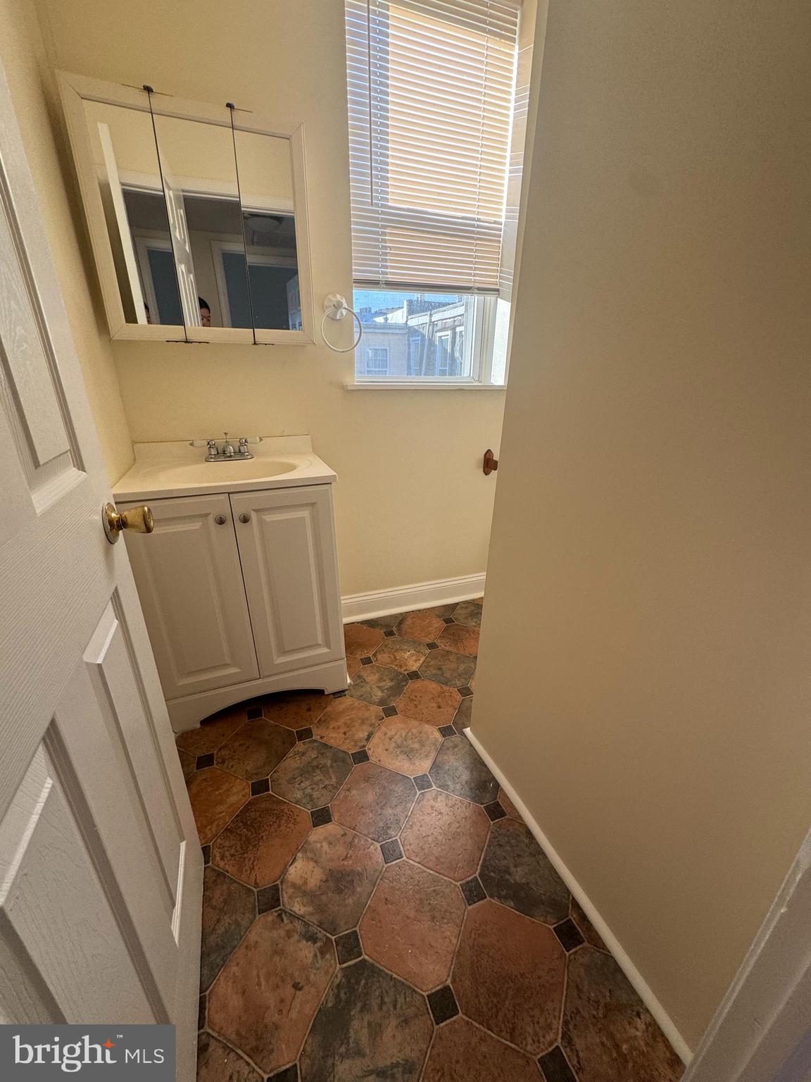 UNIVERSITY CITY - Commercial Sale