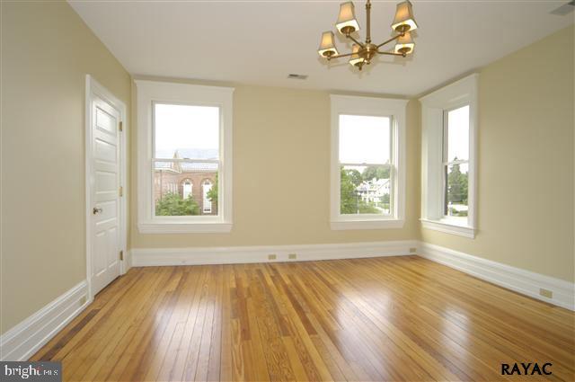 SPRINGDALE - Residential Lease