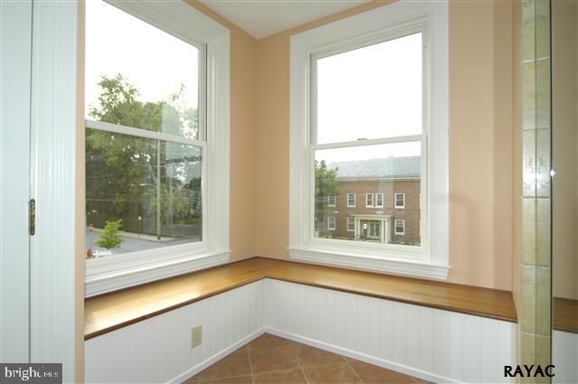 SPRINGDALE - Residential Lease