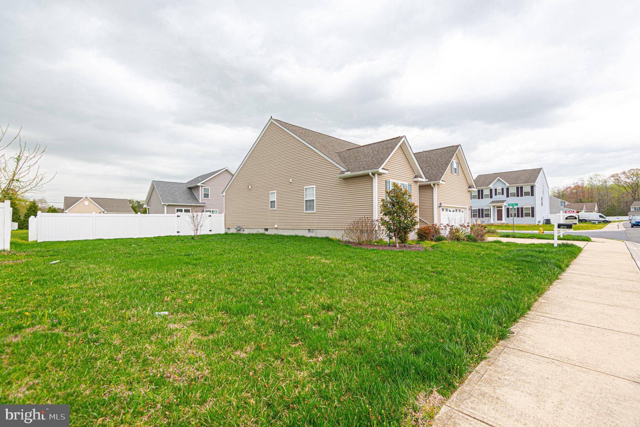 HERON PONDS - Residential