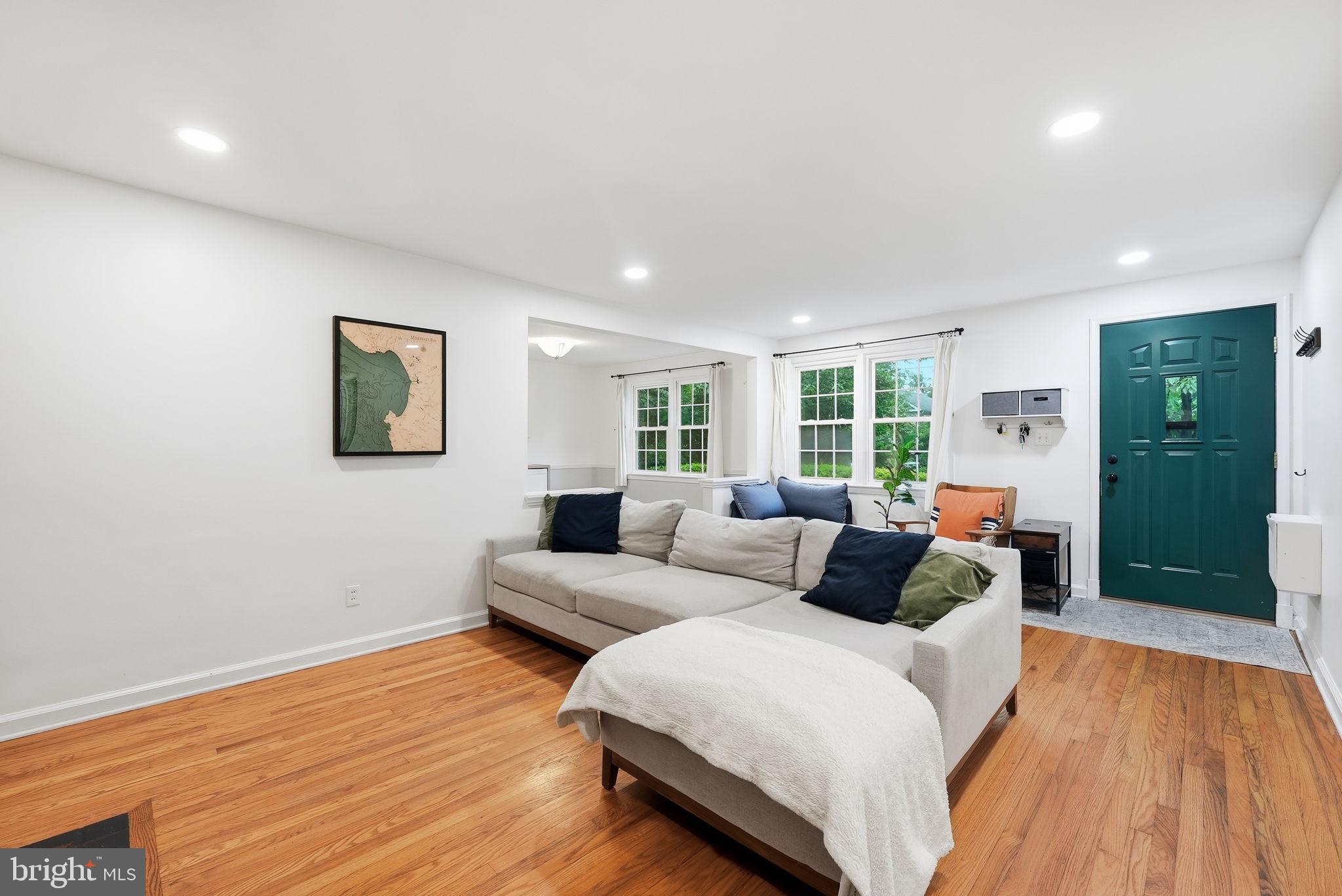 INDIAN SPRING HILLS - Residential